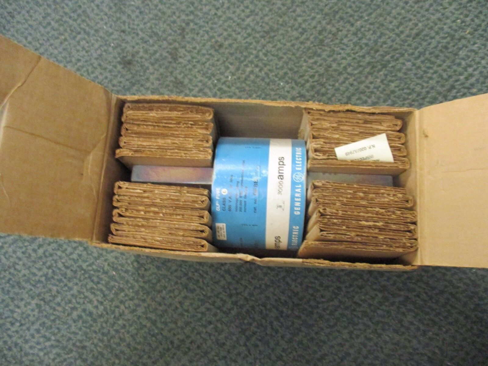 GE CLF Fuse GF8B3000 600V 3000A New Surplus