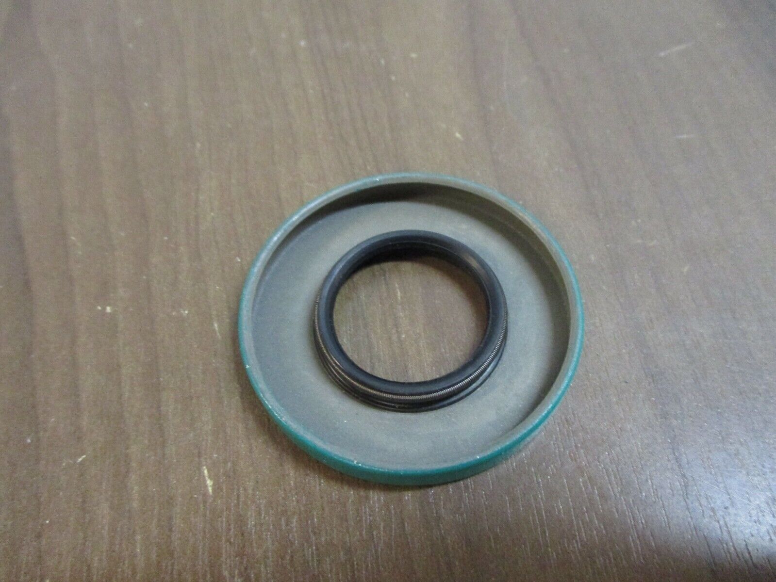 SKF Oil Seal 10124 *Lot of 3* New Surplus