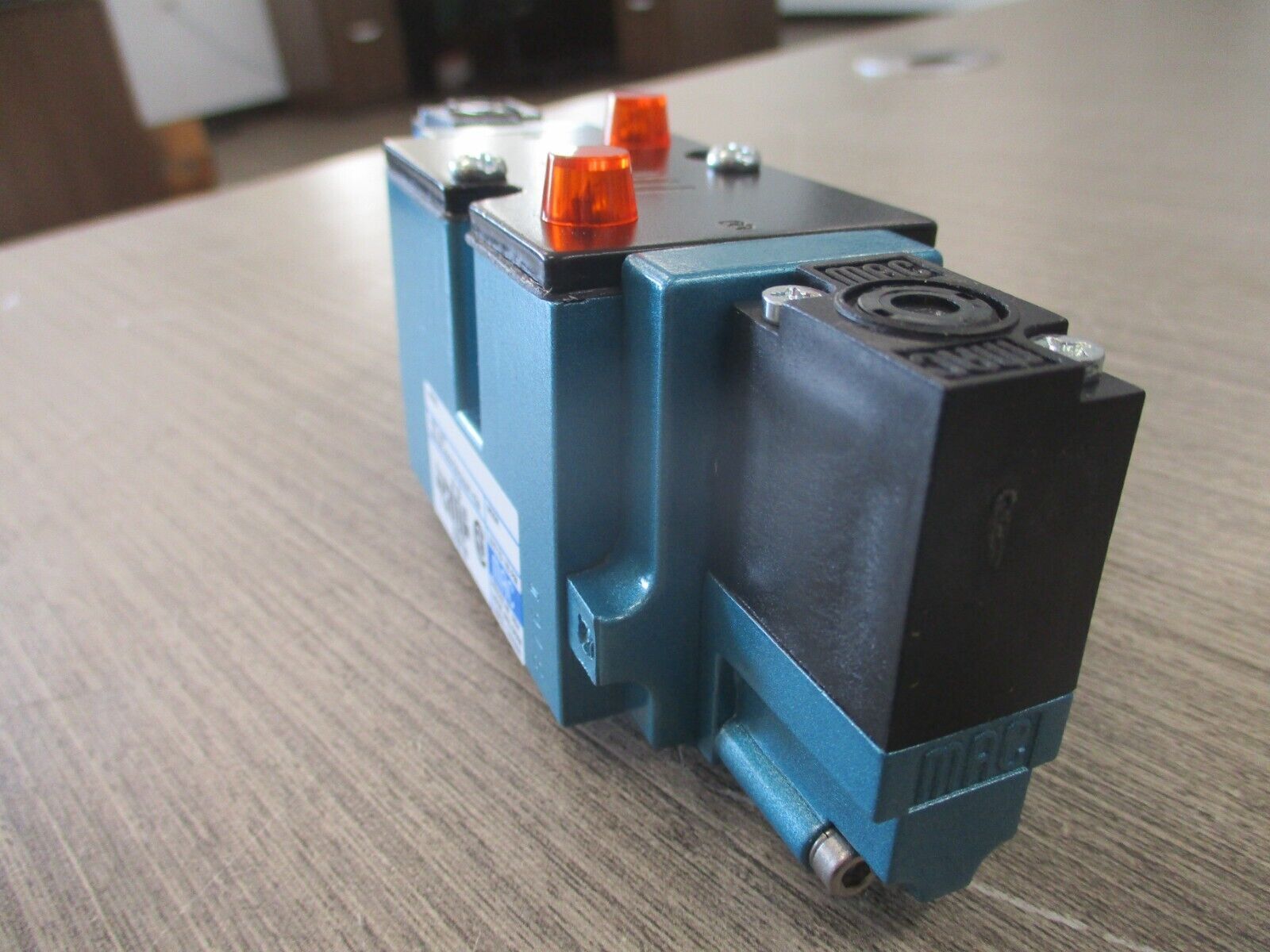 MAC Solenoid Valve 82A-BC-000-TM-DAAP-1DA New Surplus