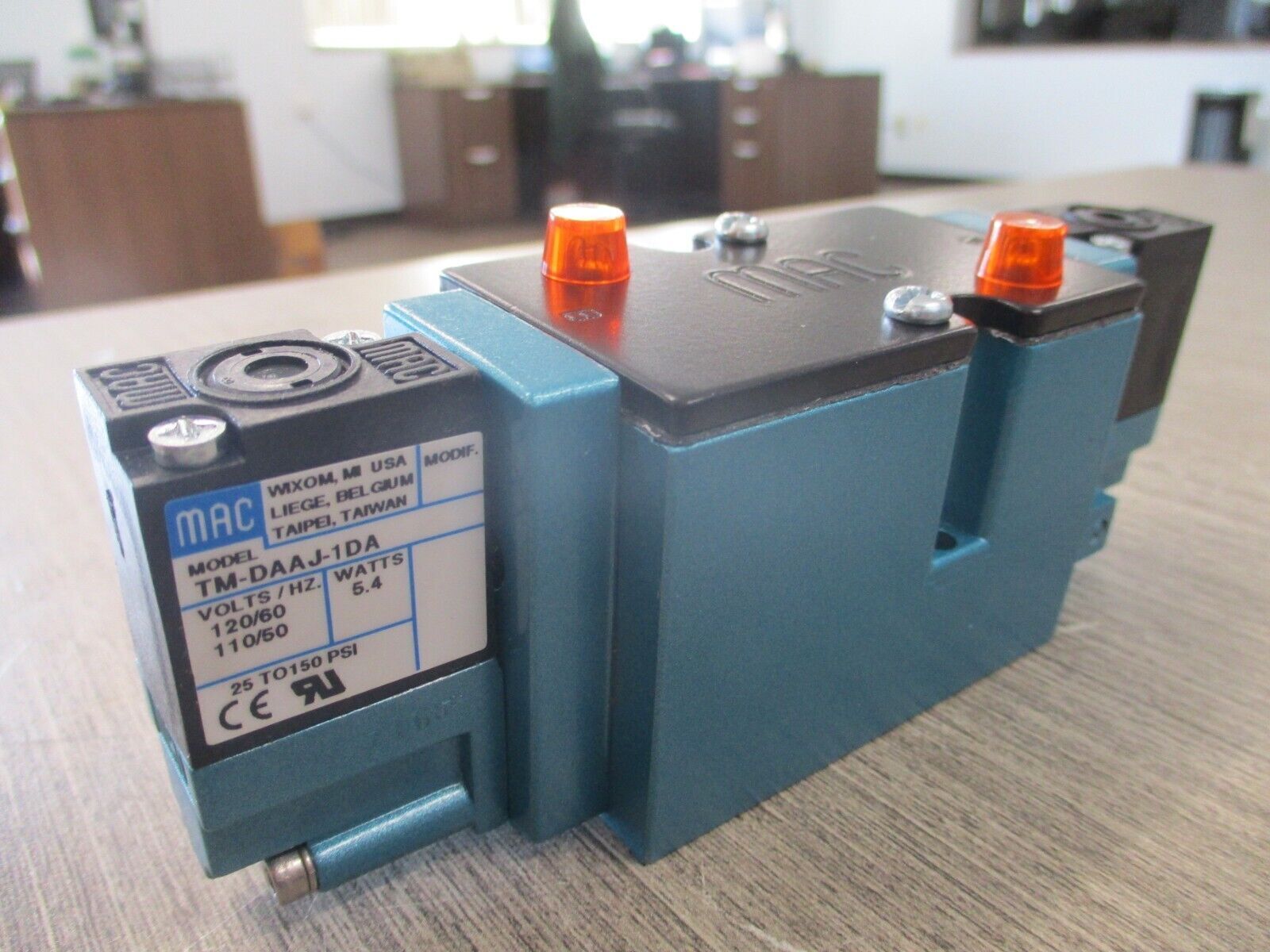 MAC Solenoid Valve 82A-BC-000-TM-DAAP-1DA New Surplus