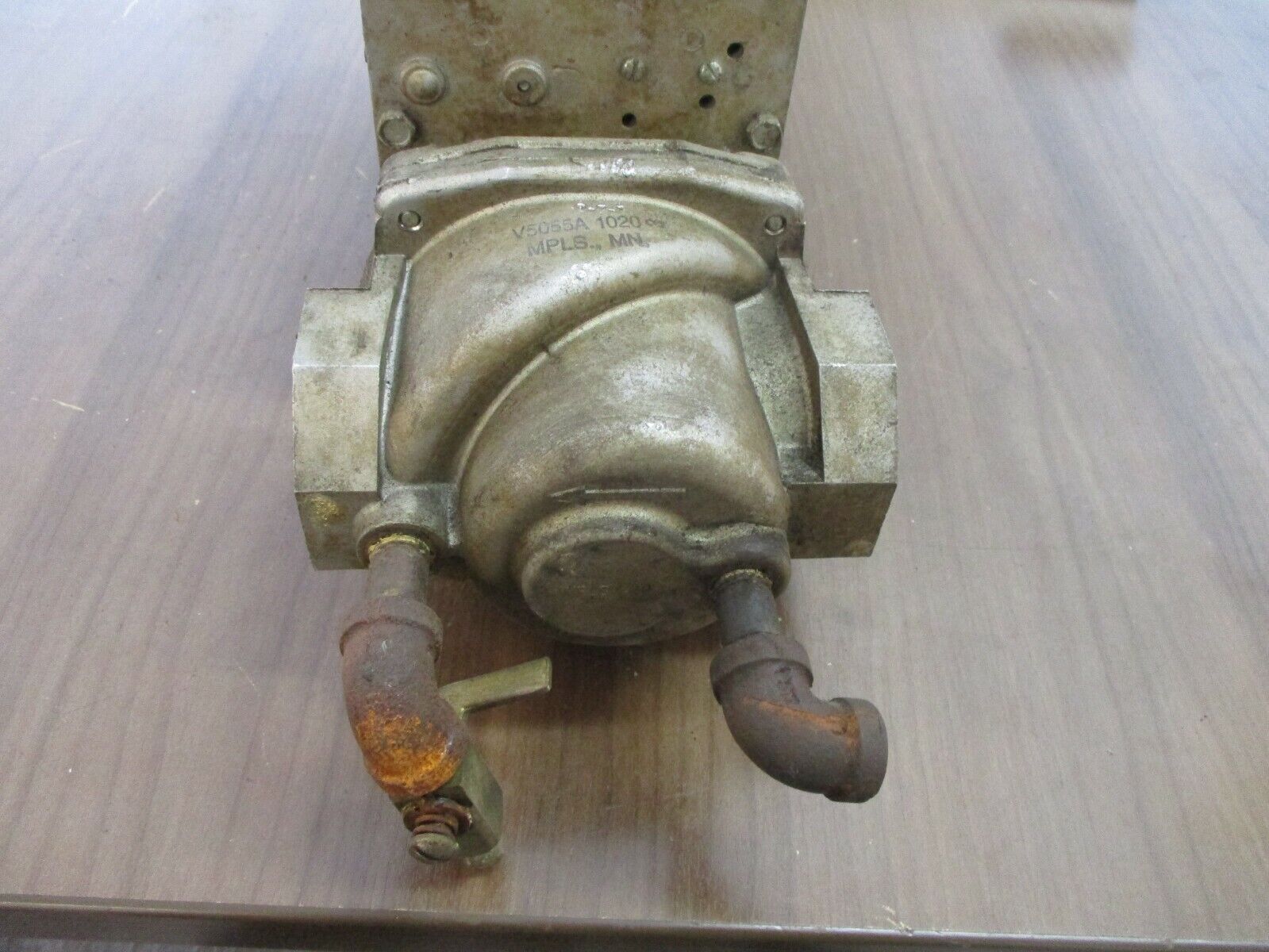 Honeywell Fluid Power Gas Valve V4055A 1098 110/120V 50/60Hz Gas Types: G-LP