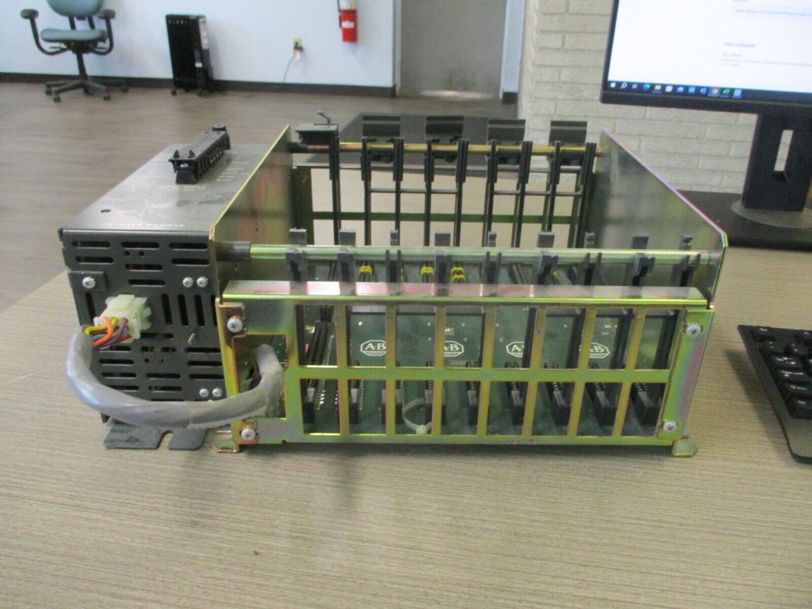 Allen-Bradley I/O Chassis W/Power Supply 1771-A2B/1771-P2 8-Slot