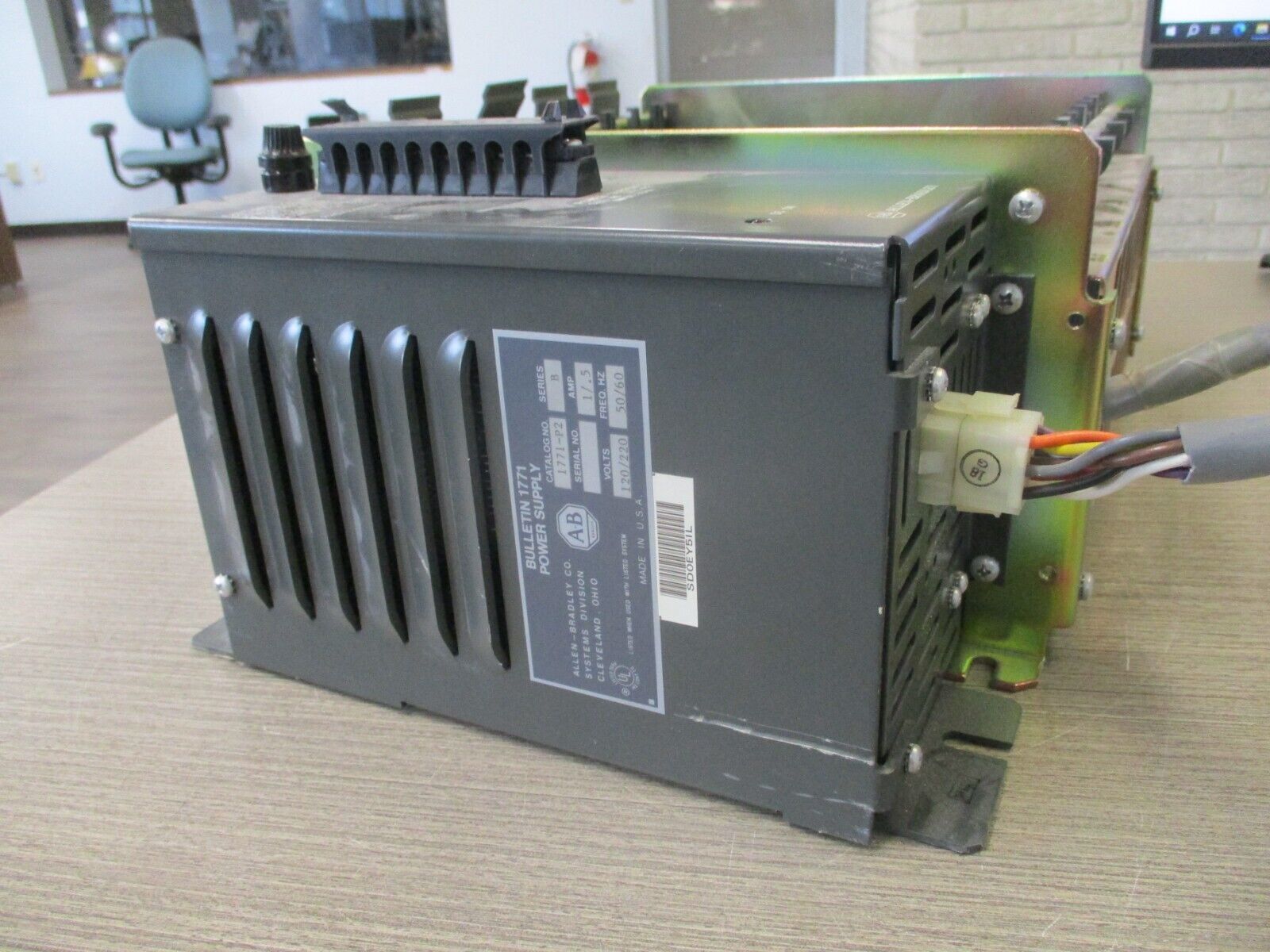 Allen-Bradley I/O Chassis W/Power Supply 1771-A2B/1771-P2 8-Slot