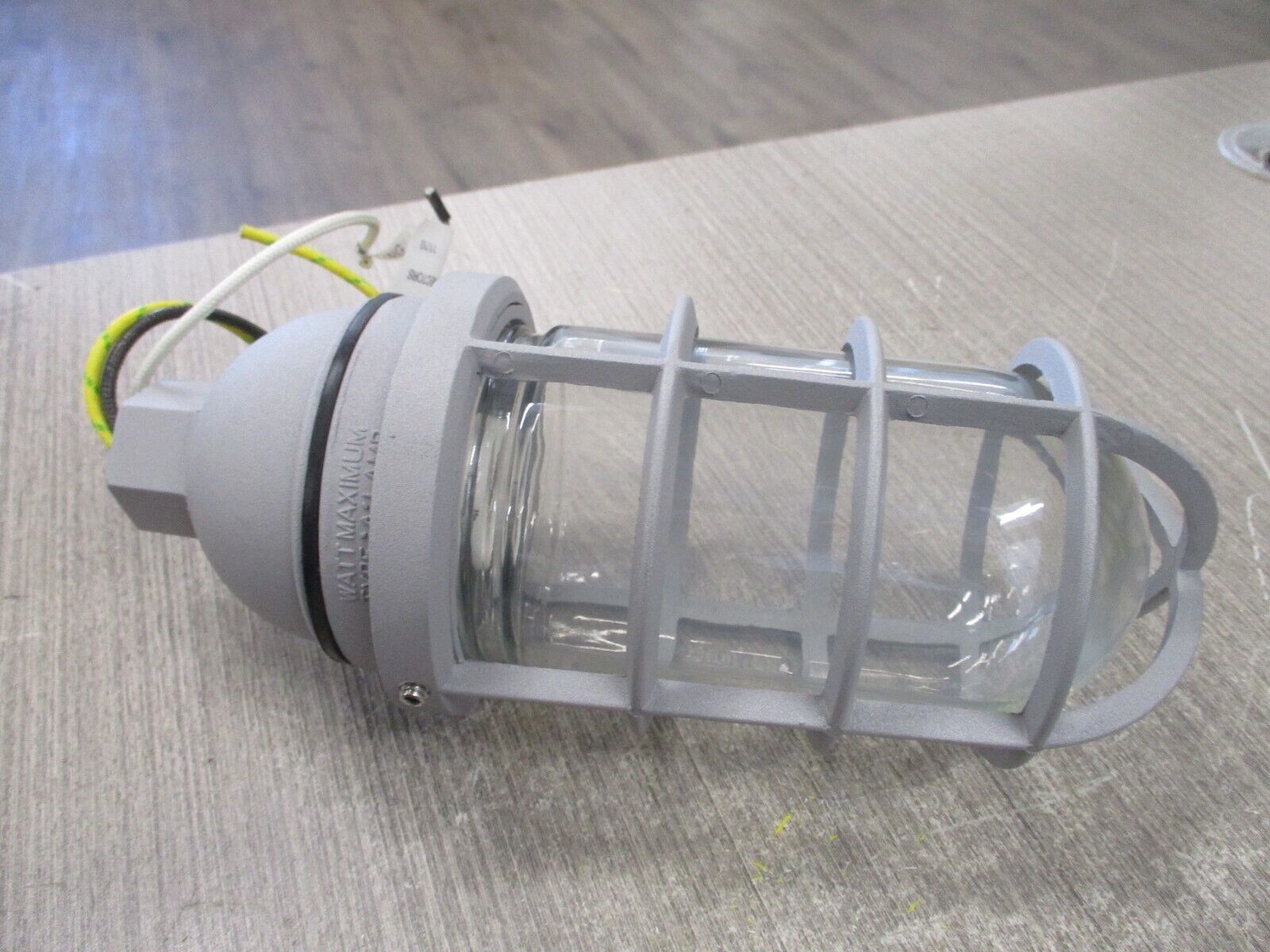LumaPro Vapor-Tight Pendant Fixture 3RB24 New Surplus