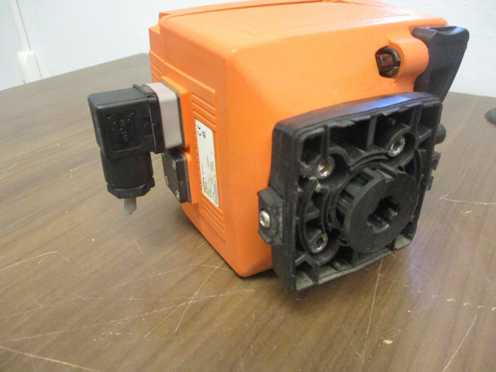 GF Valve Actuator EA11 100-230V 50/60Hz 40VA Used *Broken Mounting*