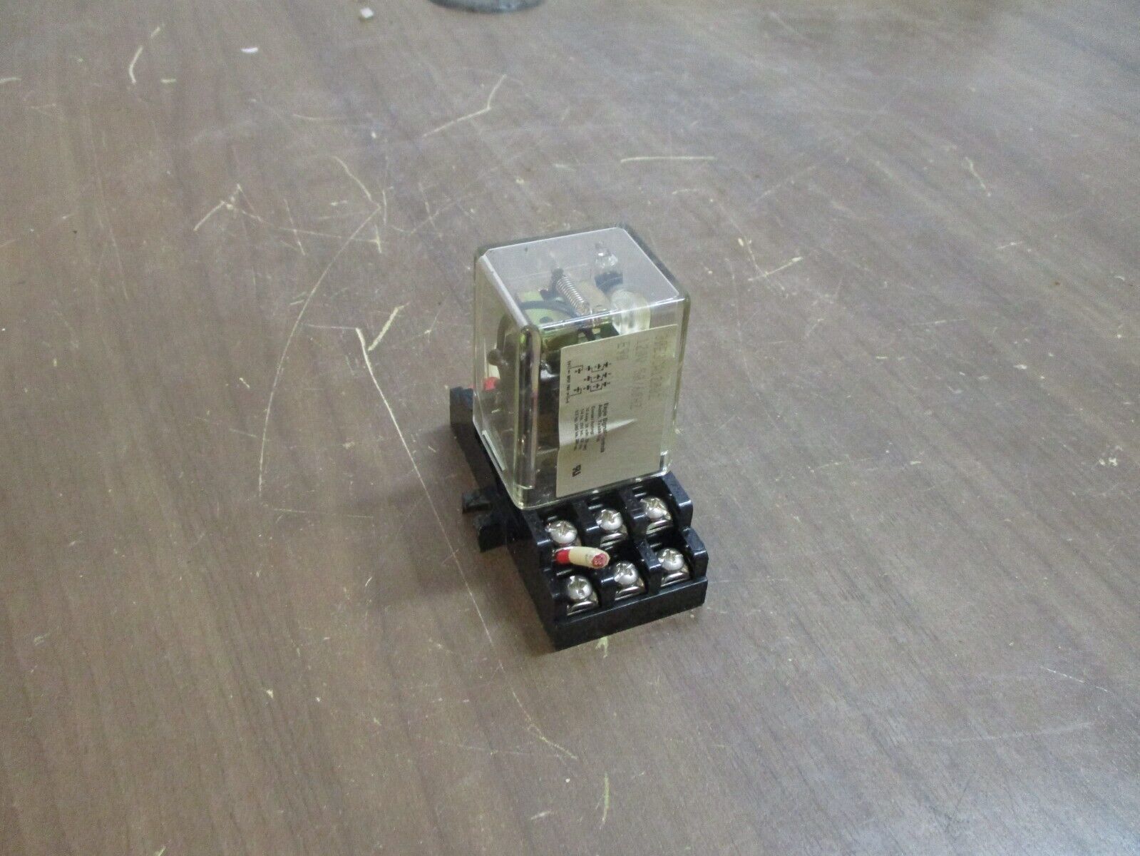 Eagle Signal Relay 30E3CA12002 120V Coil w/ Base Used