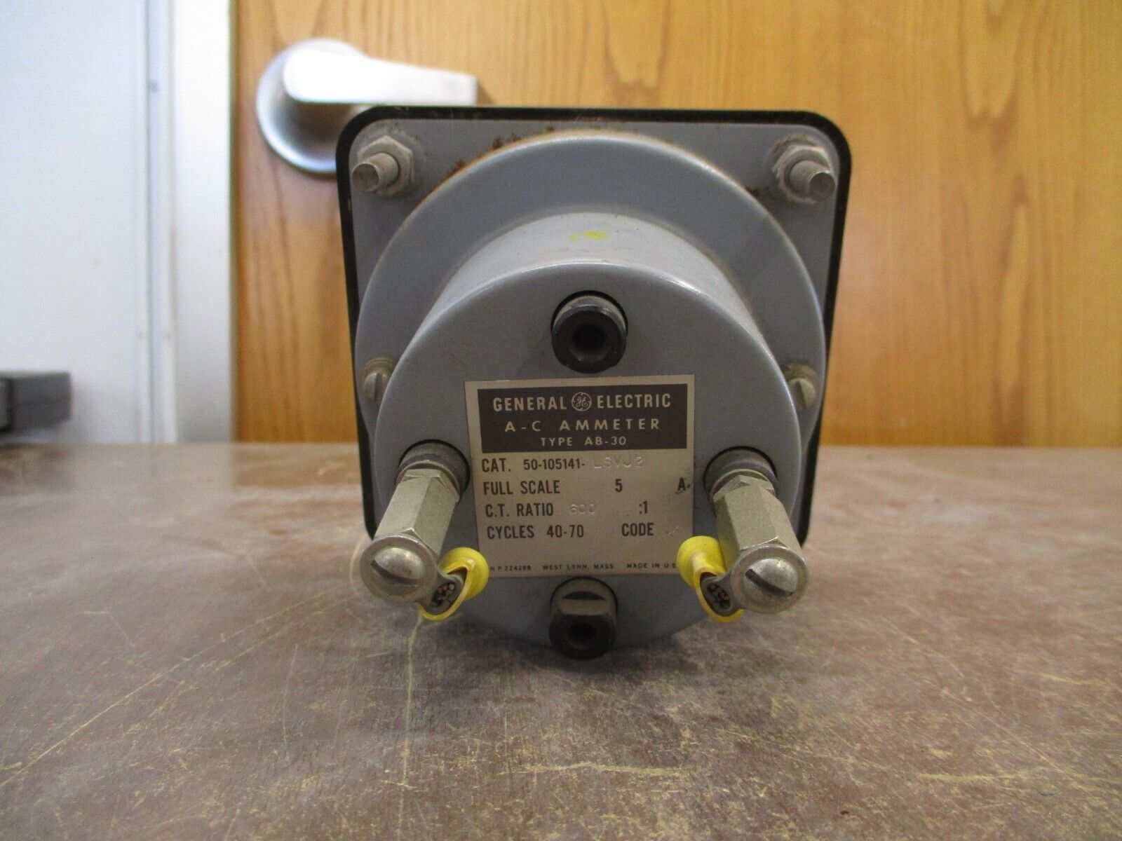 AC Ammeter 50-105141-LSVJ2 Range: 0-3KA Used