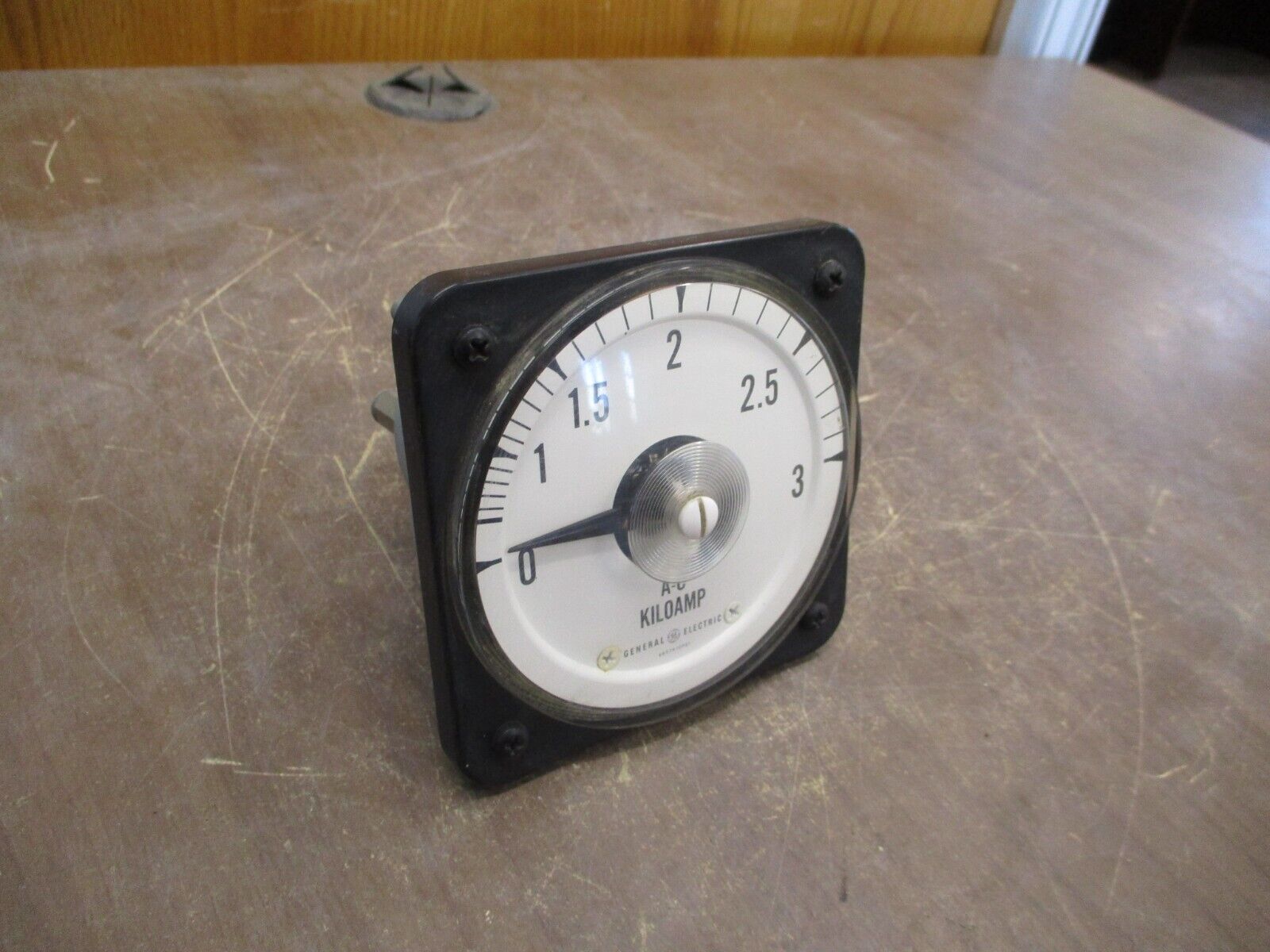 AC Ammeter 50-105141-LSVJ2 Range: 0-3KA Used