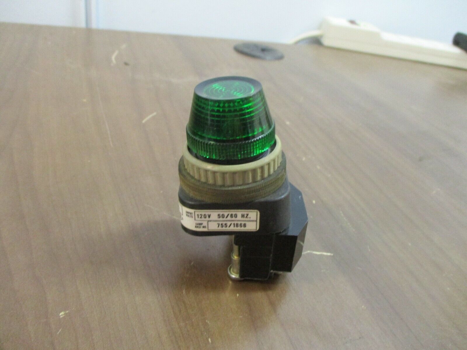 Allen-Bradley Indicator Light 800H-PR16 Ser. C Green 120V 50/60Hz Used