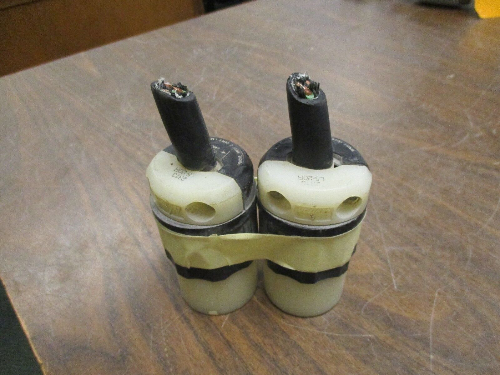 Leviton Connector 2313 20A 125V *Lot of 2* Used