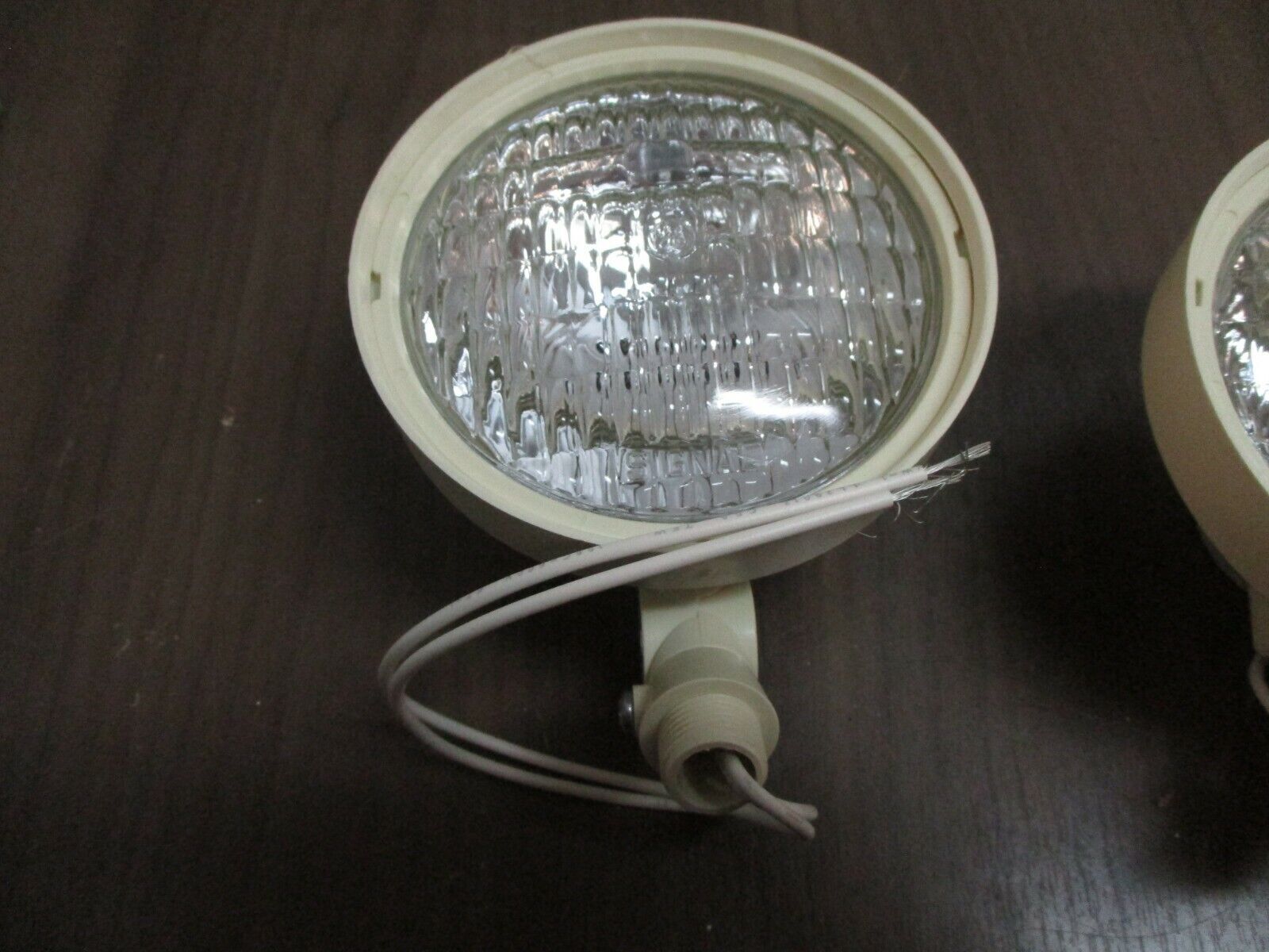 Holophane Emergency Light Unit C4CT100WWE2 100W 12V (2) White Lights New Surplus