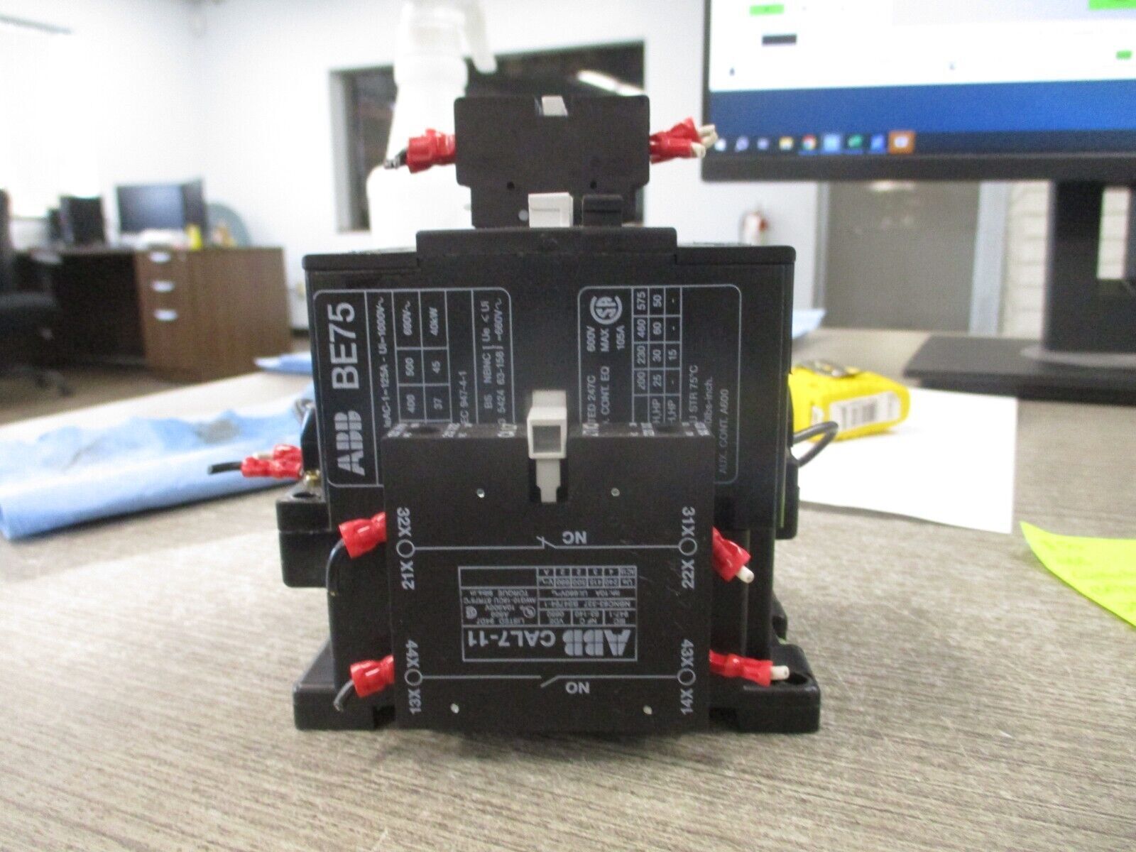 ABB Contactor BE75C-Y21 24VDC Coil W/(3) Aux Contacts Used