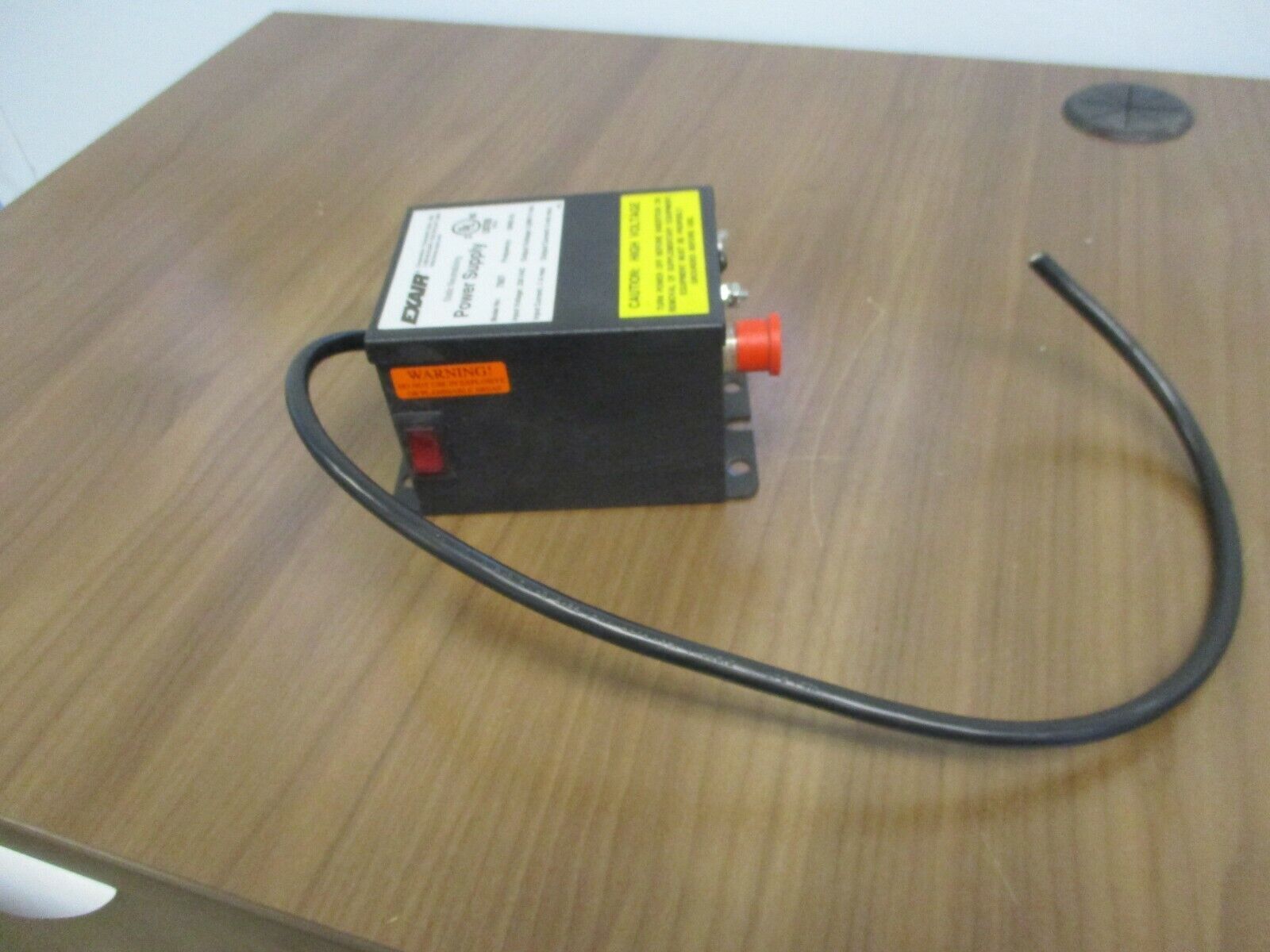 Exair Static Neutralizing Power Supply 7907 50/60Hz Input: 230VAC, 0.1A Used