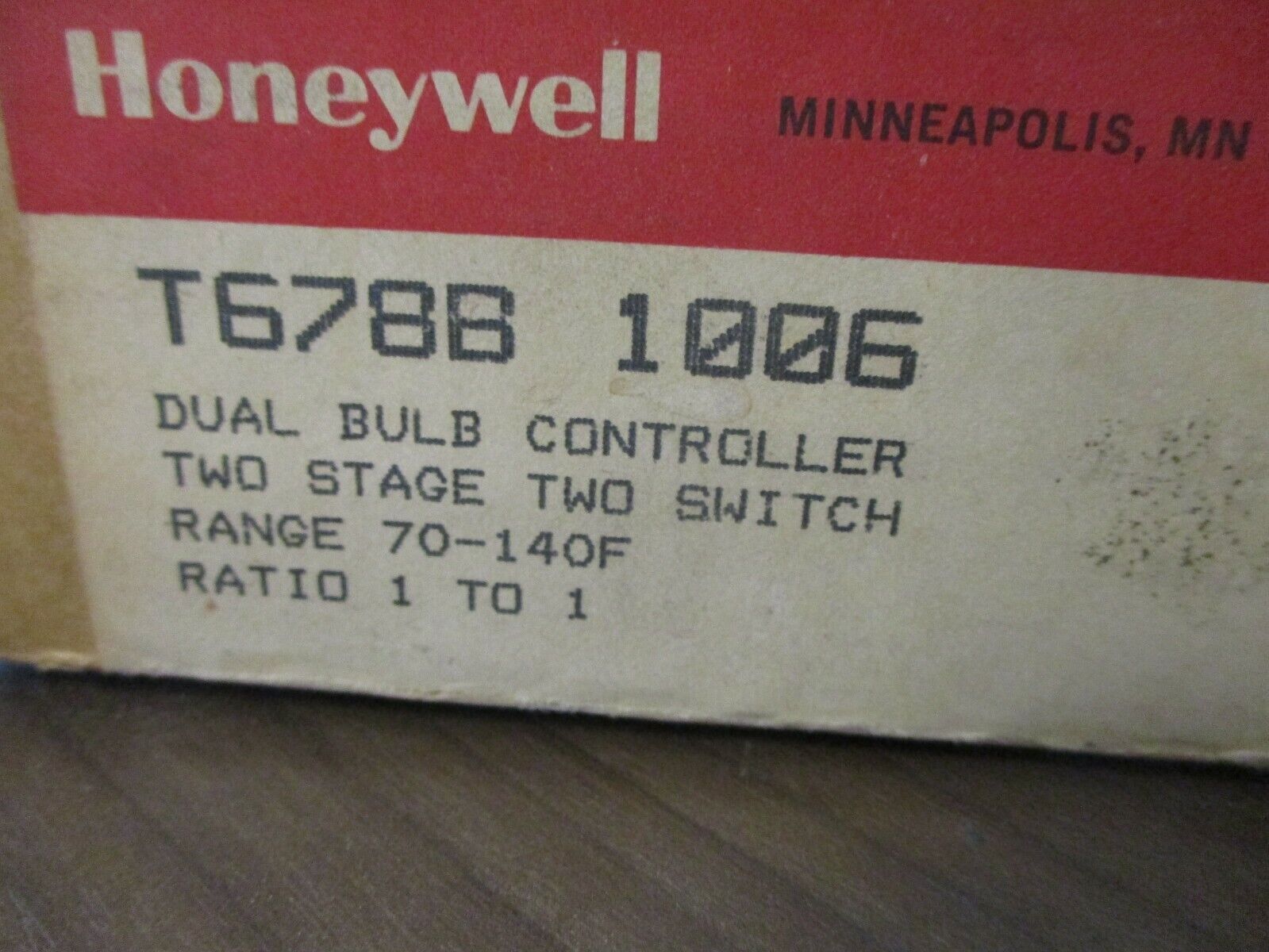 Honeywell Dual Bulb Temperature Controller T678B 1006 Two Stage / Two Switch