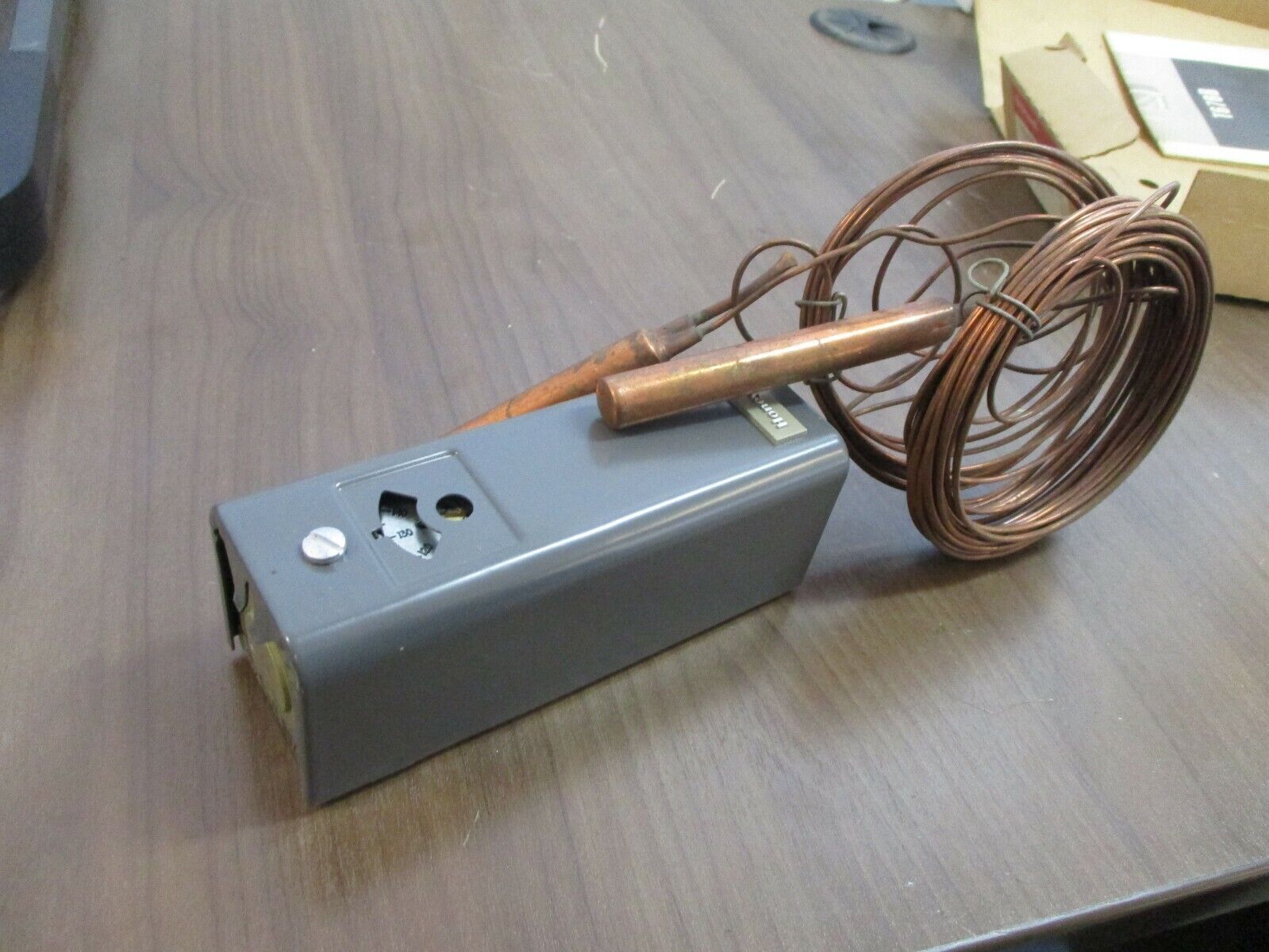 Honeywell Dual Bulb Temperature Controller T678B 1006 Two Stage / Two Switch