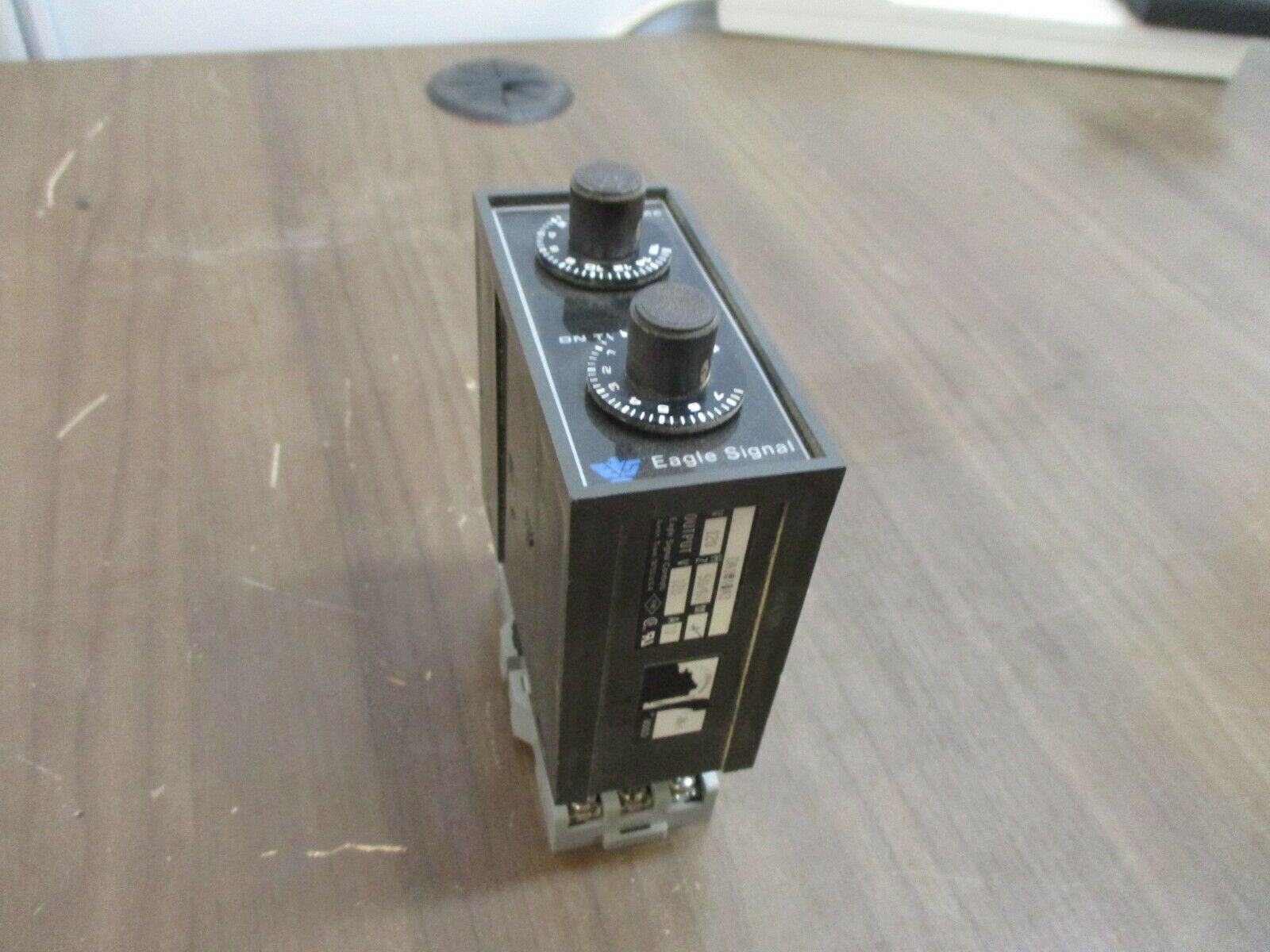 Eagle Signal Time Delay Relay DA1811A3 120V 50/60 Hz 10A w/Base Used