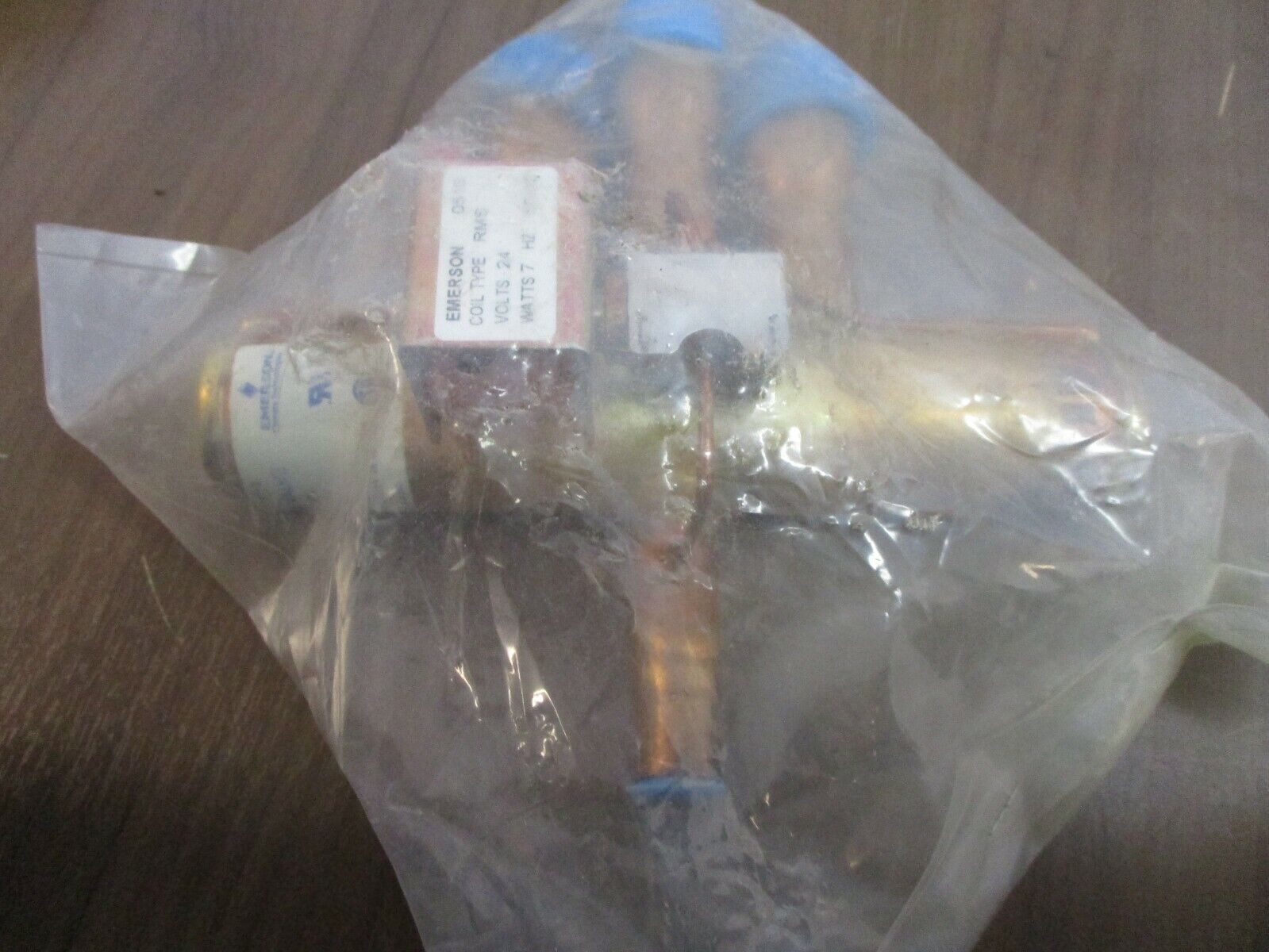 Emerson Reversing Solenoid Valve 71090301 400-680PSI New Surplus