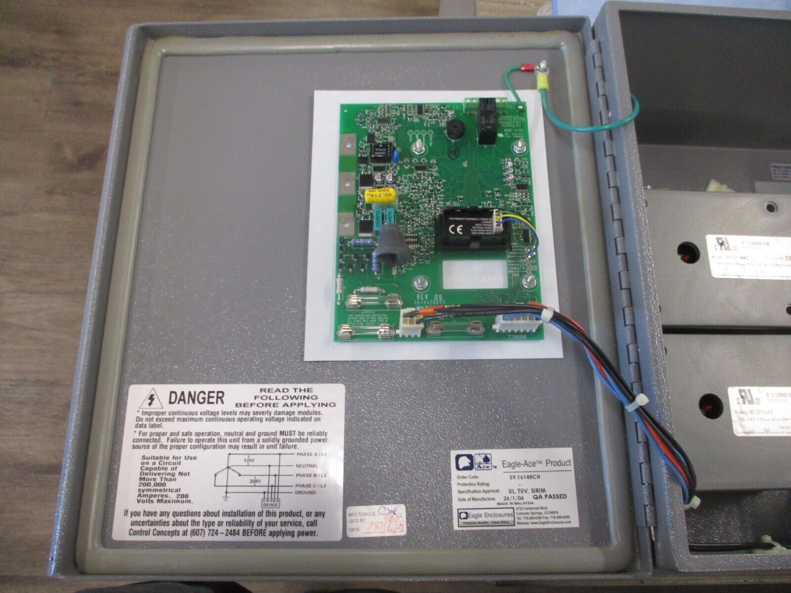 Liebert LM Series Surge Suppressor LM100120YANCE 120/208V 3Ph 4W+G 50/60Hz
