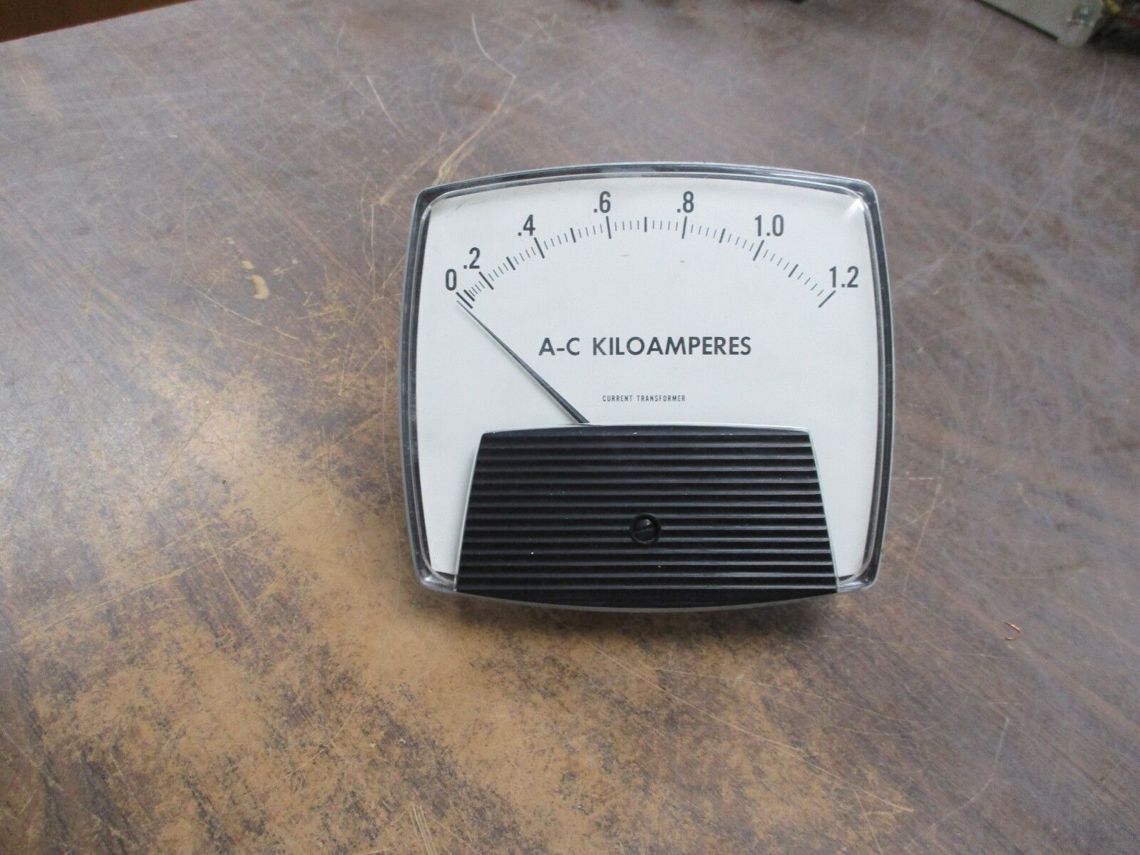 GE AC Ammeter 50-250440LSVB1 Range: 0-1.2KA Used