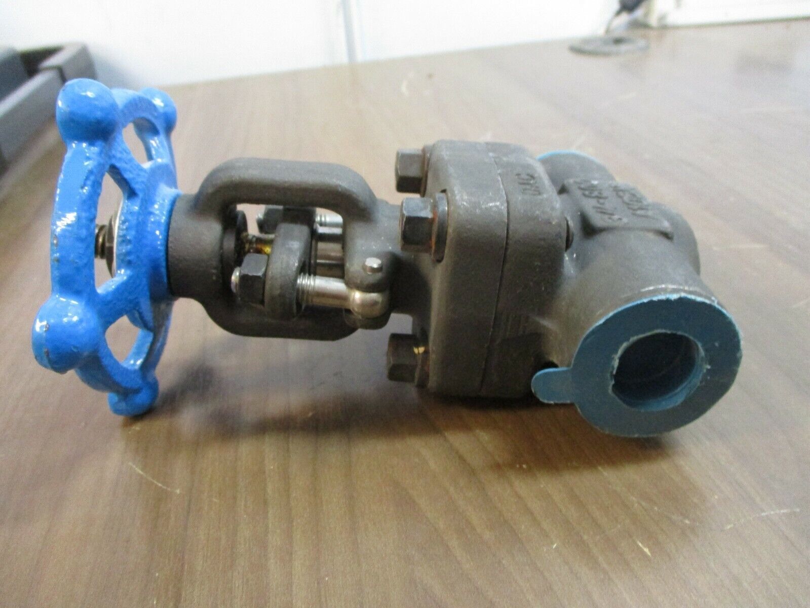 Sharpe Gate Valve 34834 Size: 3/4" 1975PSI @ 100° F Used