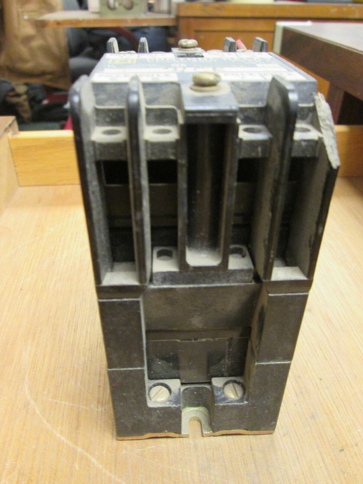 Square D Control Relay 8501 L0-30 120V coil Used