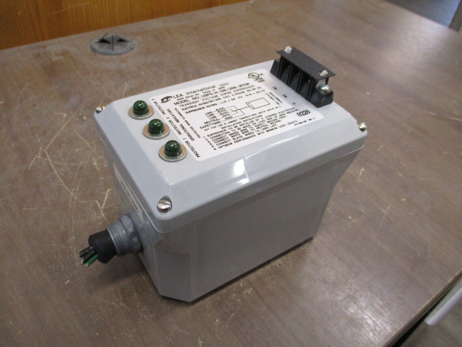 LEA International Surge Suppressor USPS-H-120/208-3P5W 120/208V 3Ph 50/60Hz Used