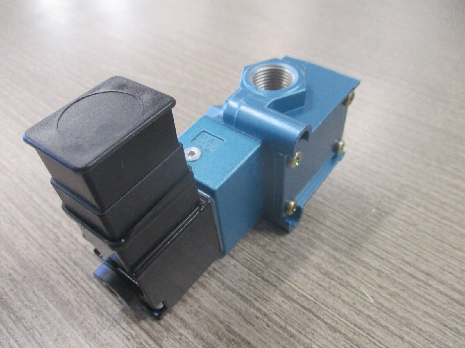 MAC Solenoid Valve 55B-12-PI-87JM New Surplus