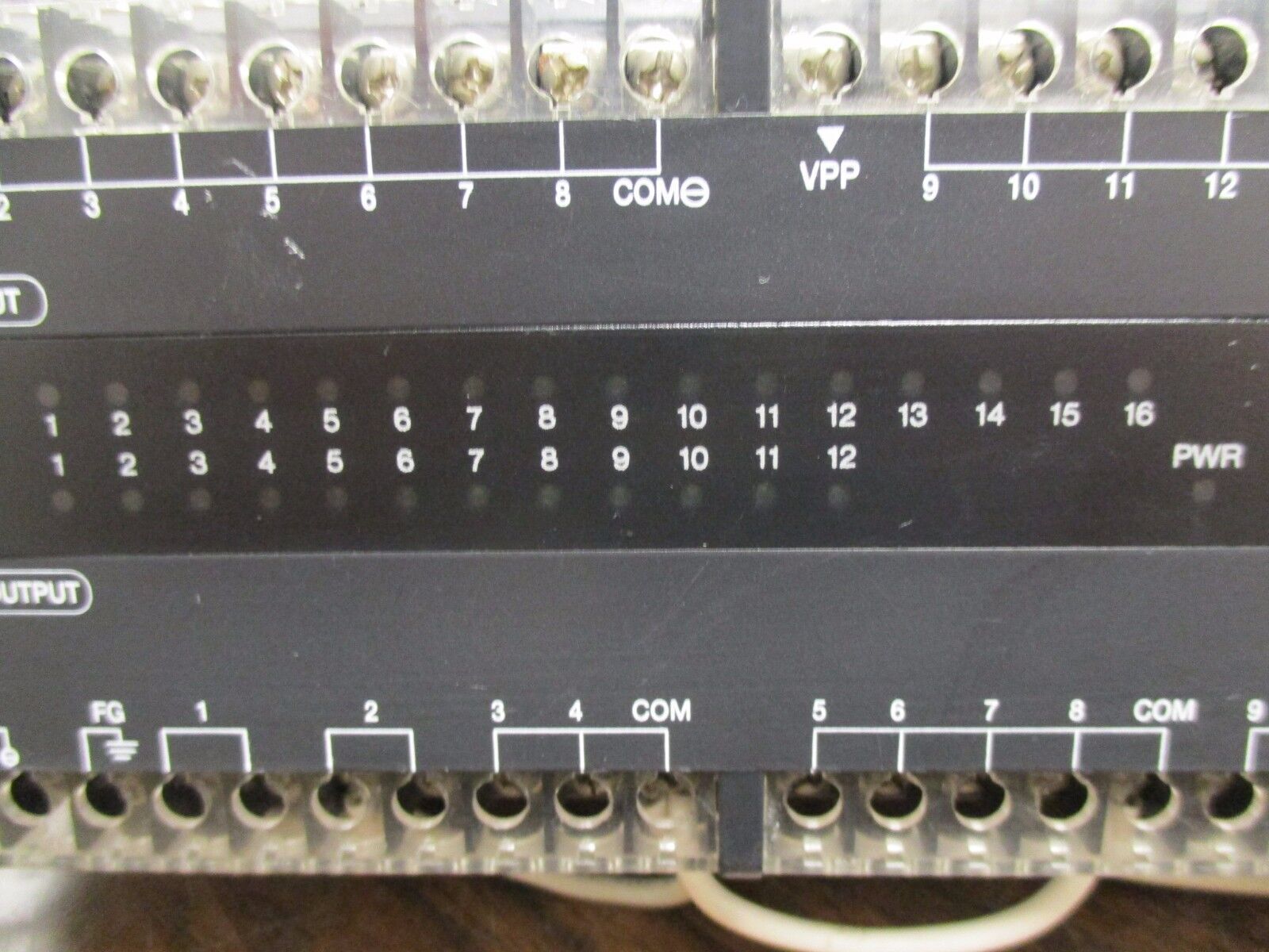 GE Fanuc I/O Expansion Unit IC620EDR128B Input: 24VDC 8.5mA Used