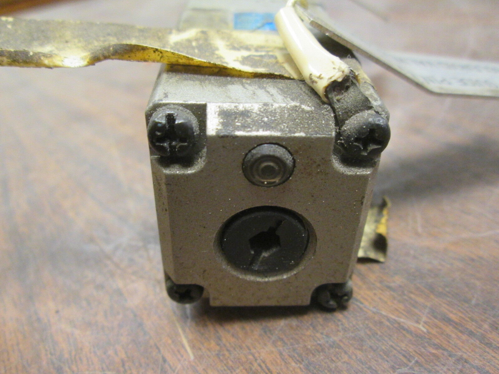 SMC Solenoid Valve VS4414 115V 60Hz Used