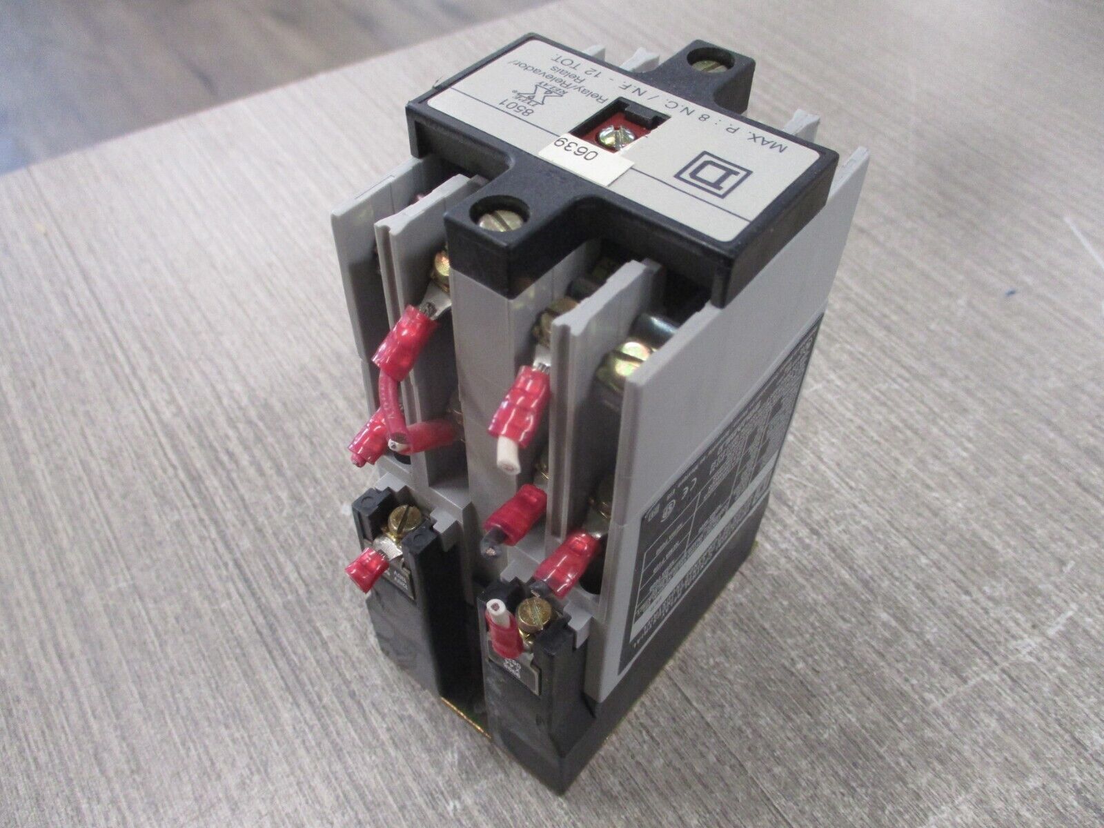 Square D Industrial Control Relay 8501X033 Ser. A 120V Coil 20A Used