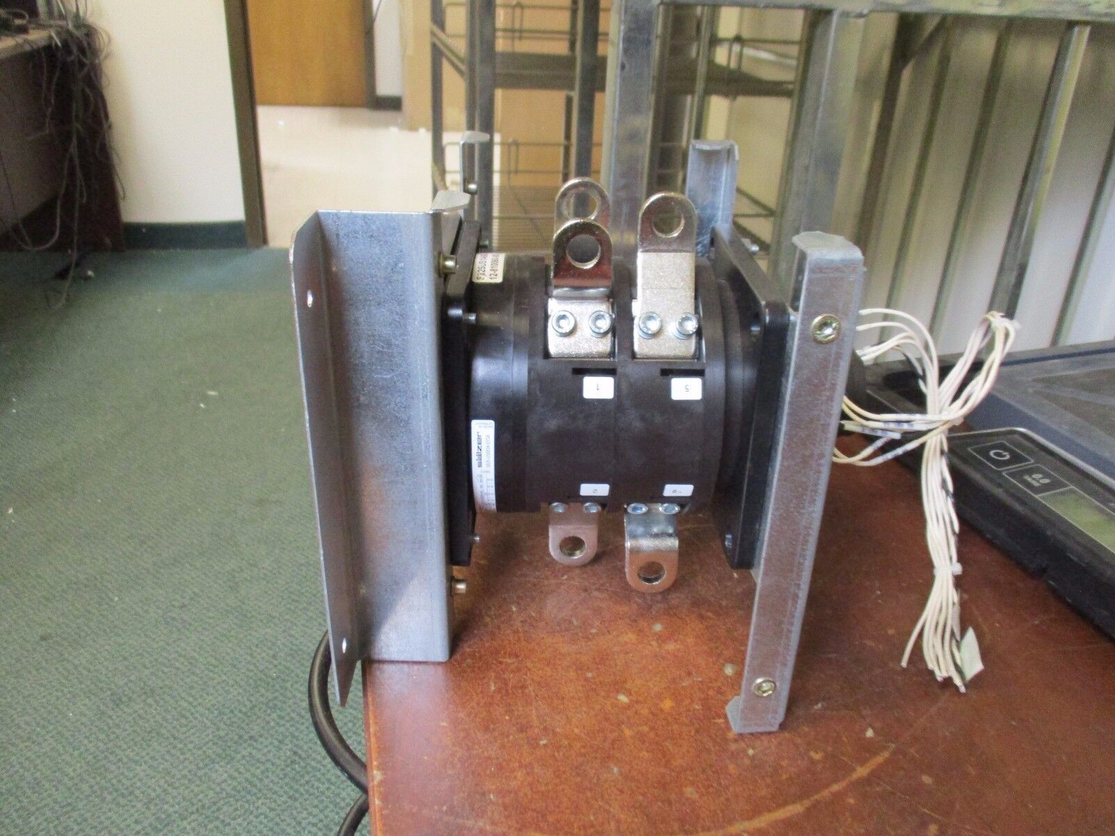 Salzer Rotary Switch S825-US6834-01GA 240A 480V Used