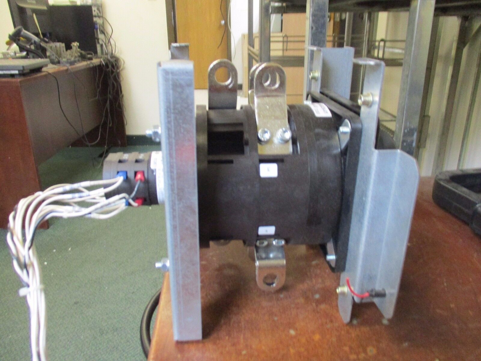 Salzer Rotary Switch S825-US6834-01GA 240A 480V Used