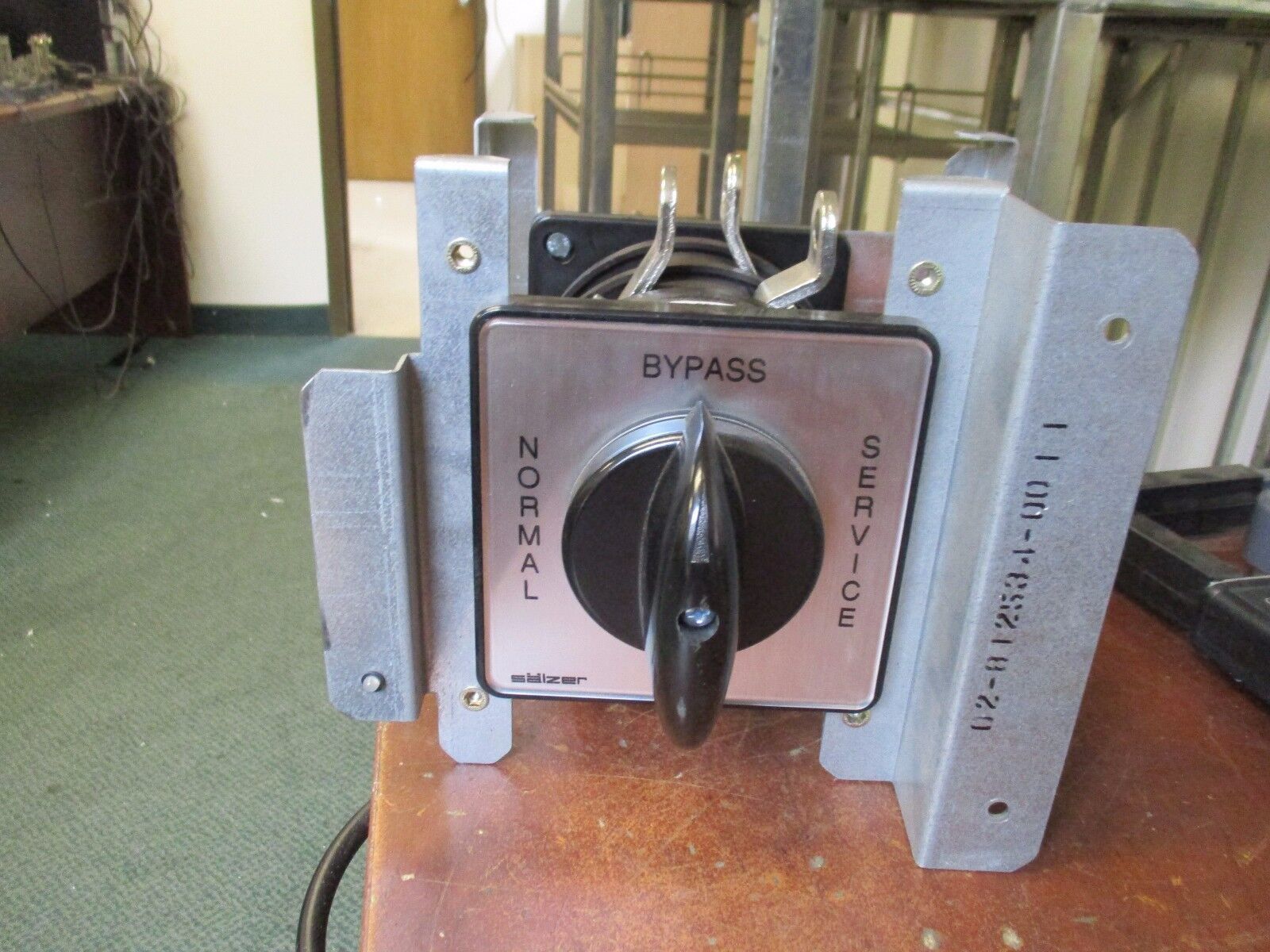 Salzer Rotary Switch S825-US6834-01GA 240A 480V Used