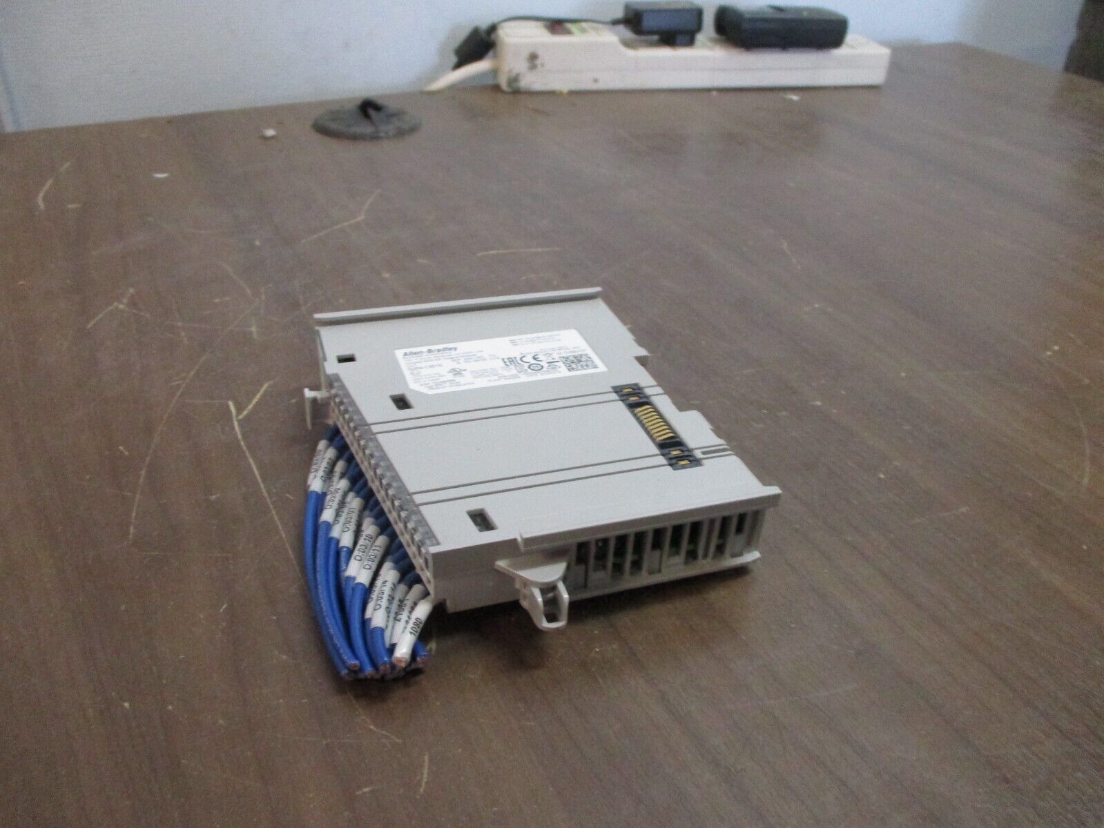 Allen-Bradley Compact 5000 DC Output Module 5069-OB16 Ser. A F/W: 2.014 Used