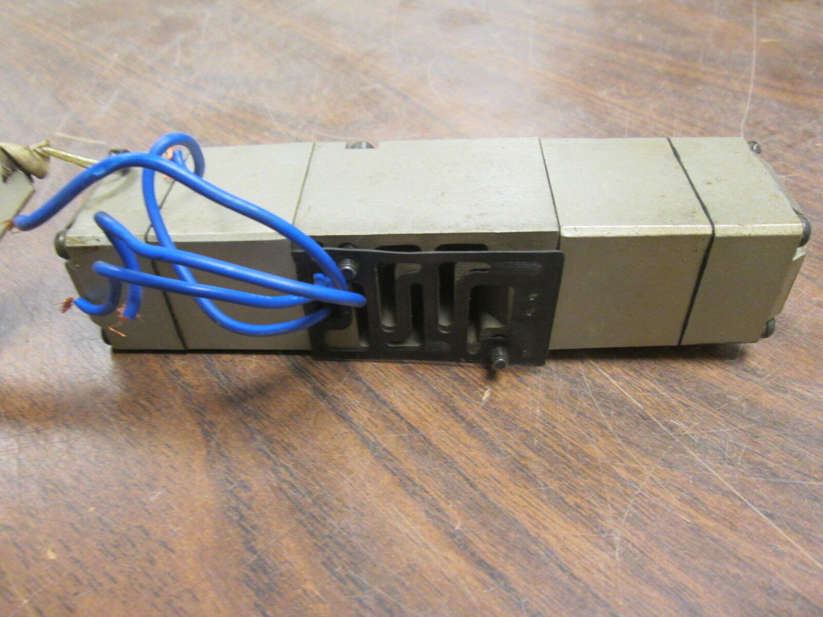 SMC Solenoid Valve VS4210 115V 60Hz Used