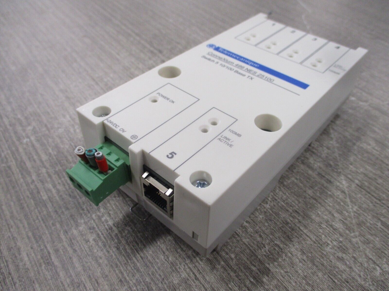 Telemecanique ConneXium Ethernet Switch 499NES25100 (5) 10/100 Base TX Used