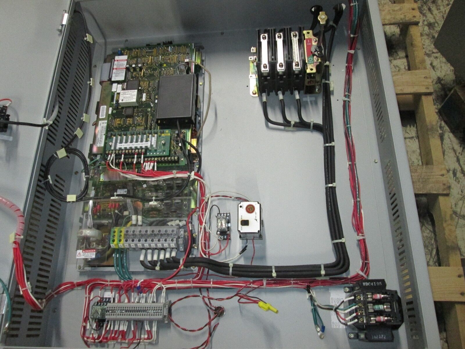 Allen-Bradley 1336 Plus AC Drive w/ Bypass 1336S-B040-AN-EN-L6 40HP 3Ph Used