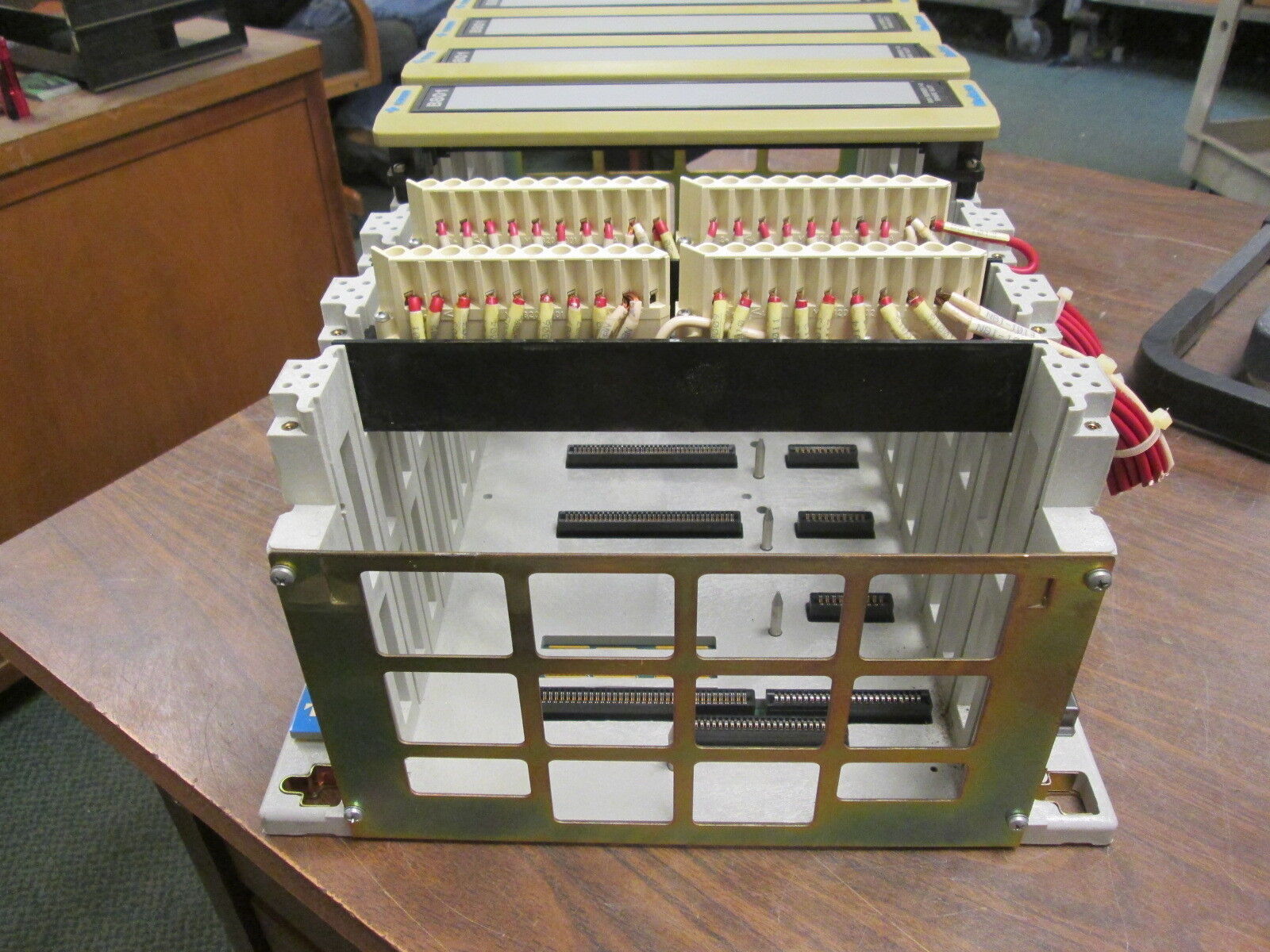 Gould Model AS-H819-209 PLC Rack AS-9534-002 7-Slot Used