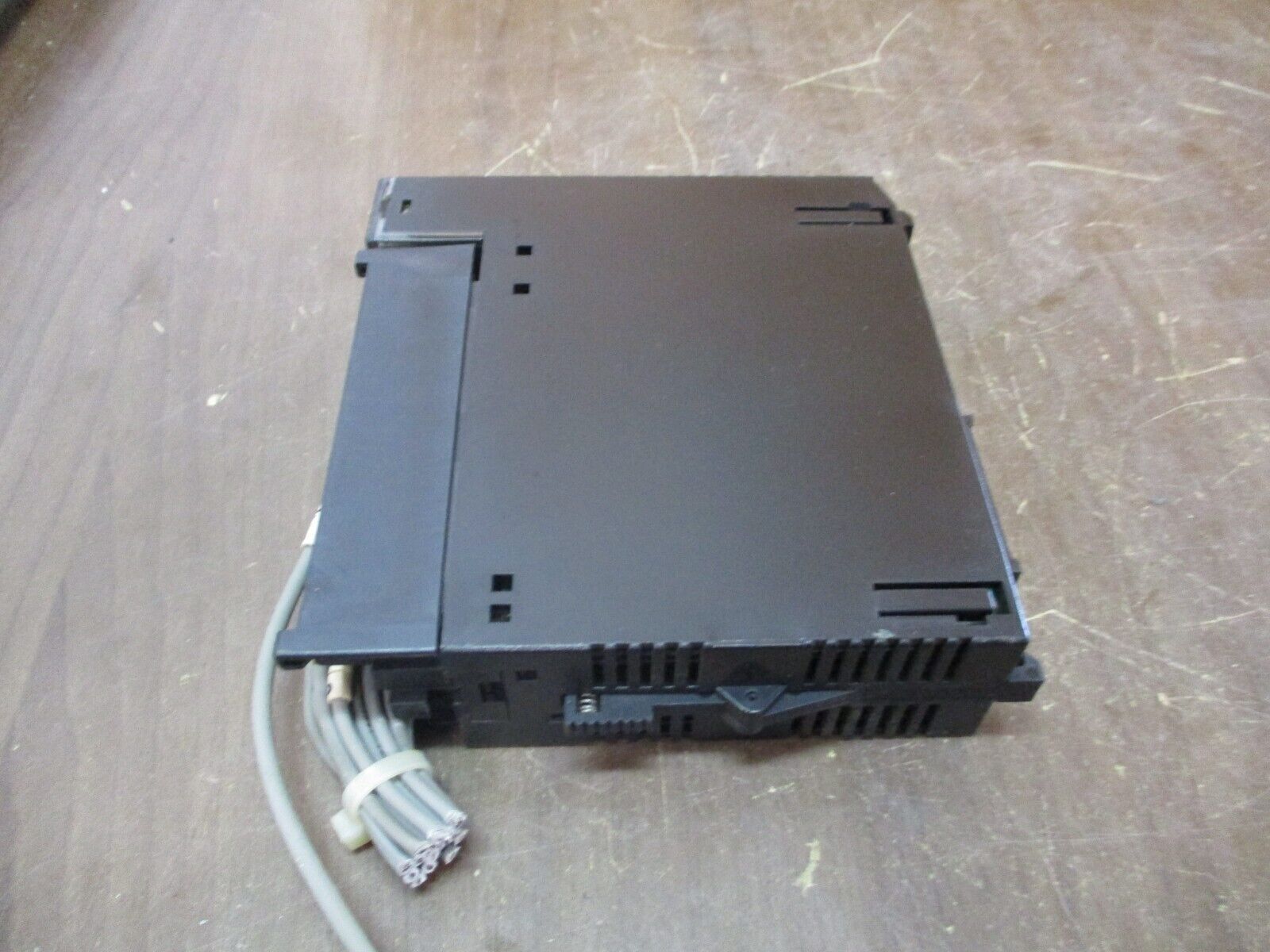 GE Fanuc Input Module IC693MDL645D 24VDC 16PT *Missing Terminal Cover* Used