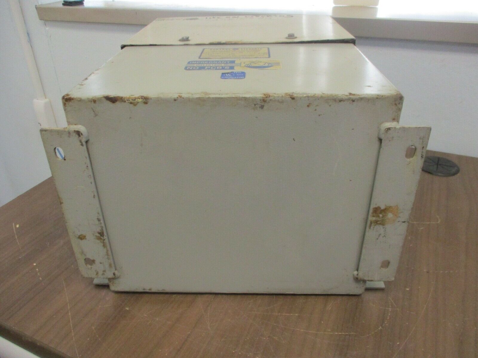 GE Dielektrol Capacitor 65L302NB1 7.5kVAR 240V 60Hz 3Ph Used *No Fuses*