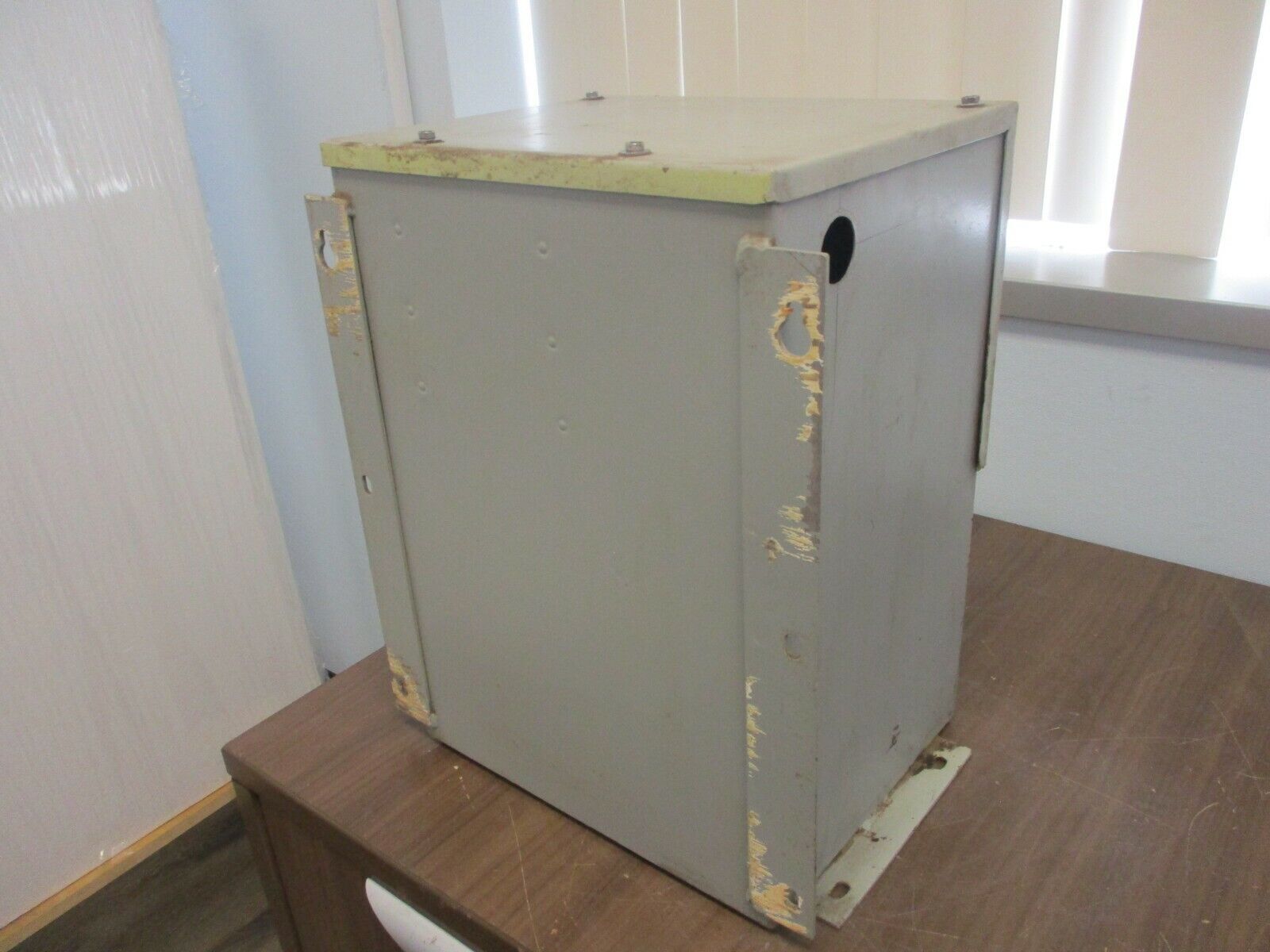 GE Dielektrol Capacitor 65L302NB1 7.5kVAR 240V 60Hz 3Ph Used *No Fuses*