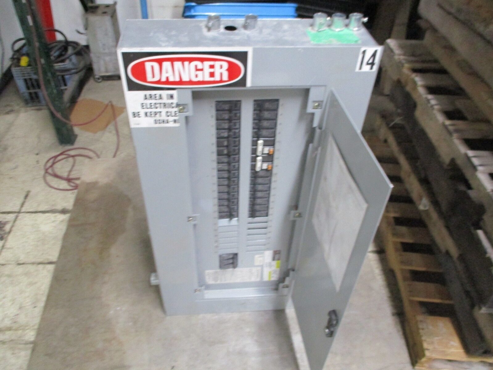 GE Main Breaker Circuit Breaker Panel AQF32421ABX AXL1 125A Max 42-Slot Used