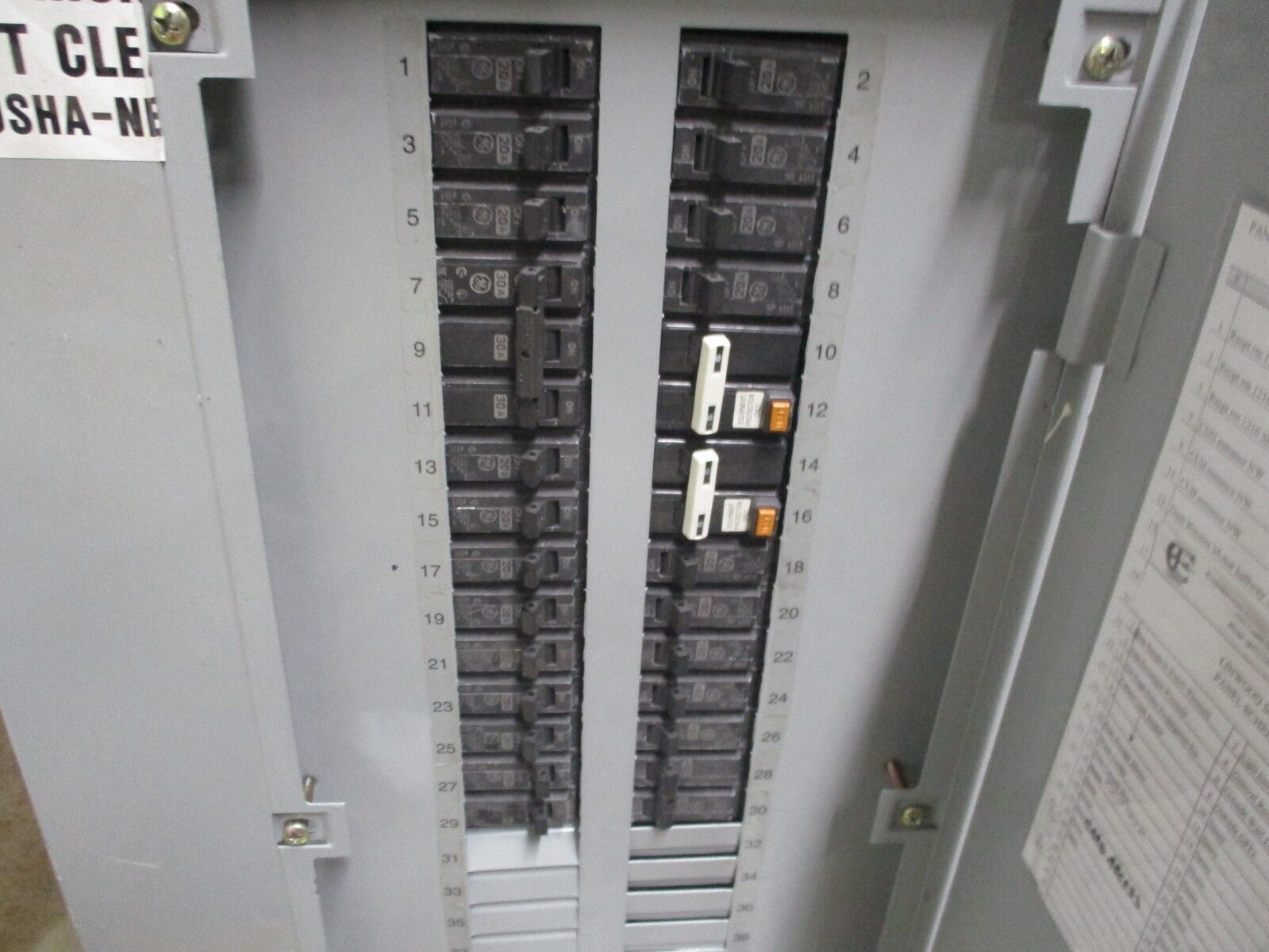 GE Main Breaker Circuit Breaker Panel AQF32421ABX AXL1 125A Max 42-Slot Used