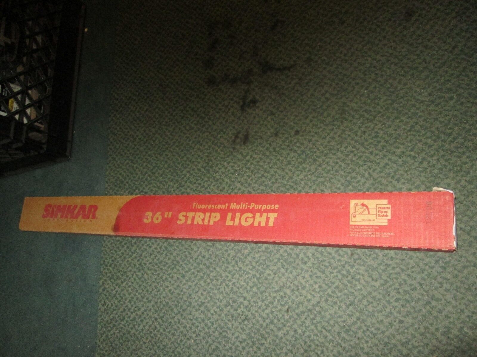 Simkar Florescent Light CH125-B11-UNV 59-24136 36" T8 new surplus