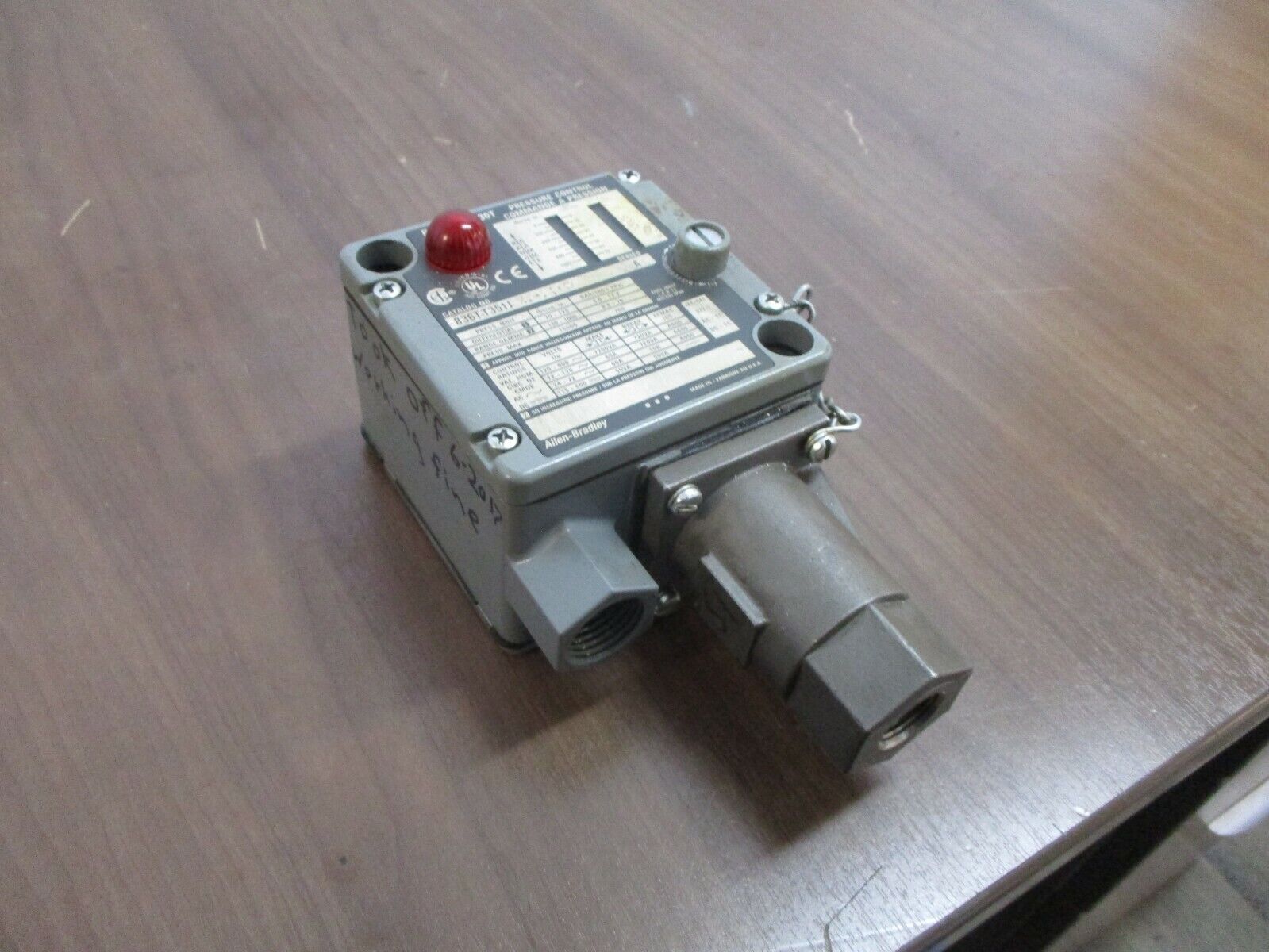 Allen-Bradley Pressure Control 836T-T351J Ser. A Diff: 70-175PSI, Used