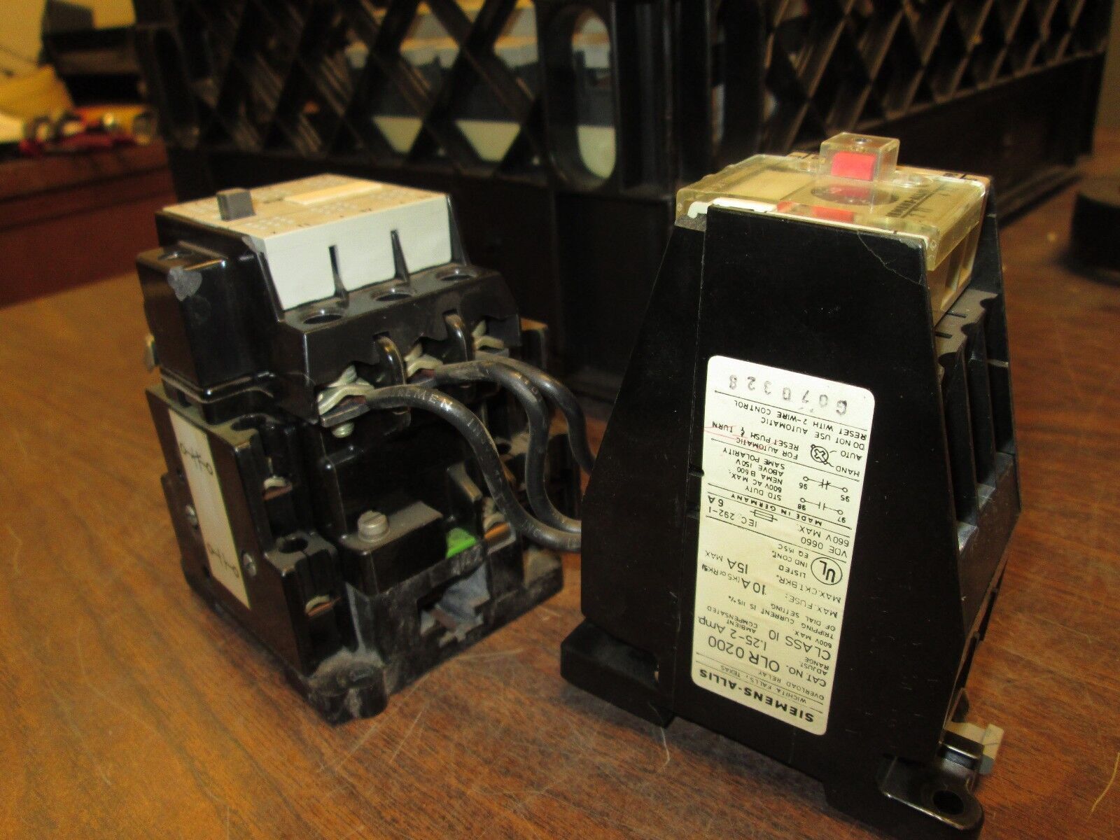 Siemens Contactor CXL10*3 OLR 0200 120V Coil 27A 600V Used