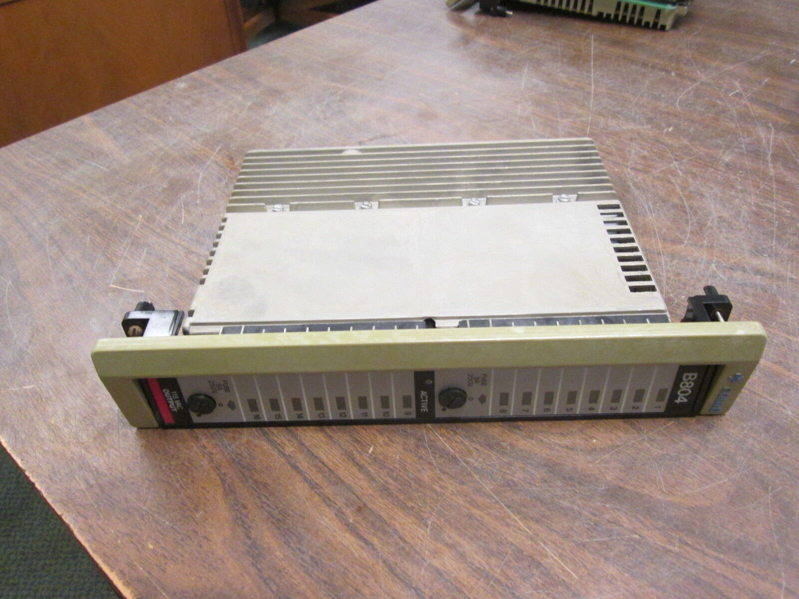 Gould 16PT Output Module AS-B804-016 115V Used