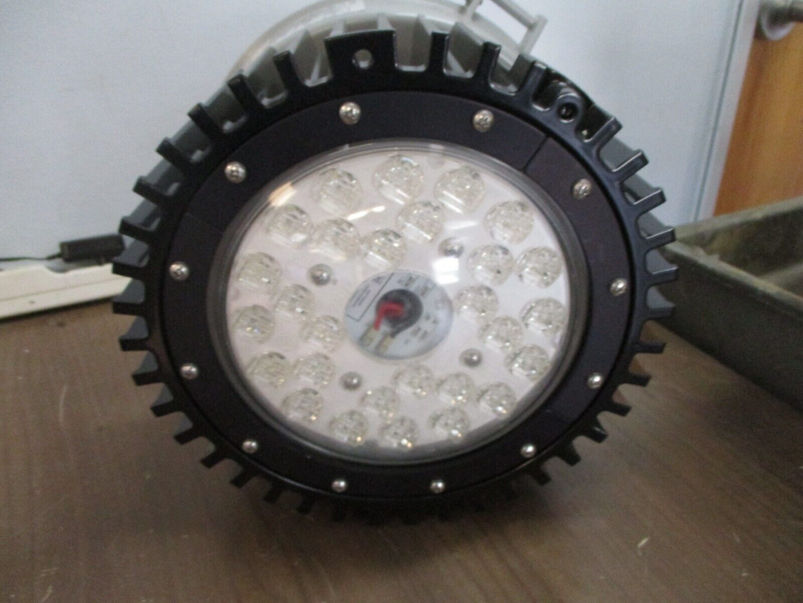 Eaton Crouse-Hinds Series Explosion Proof Luminaire Fitting 100-277VAC