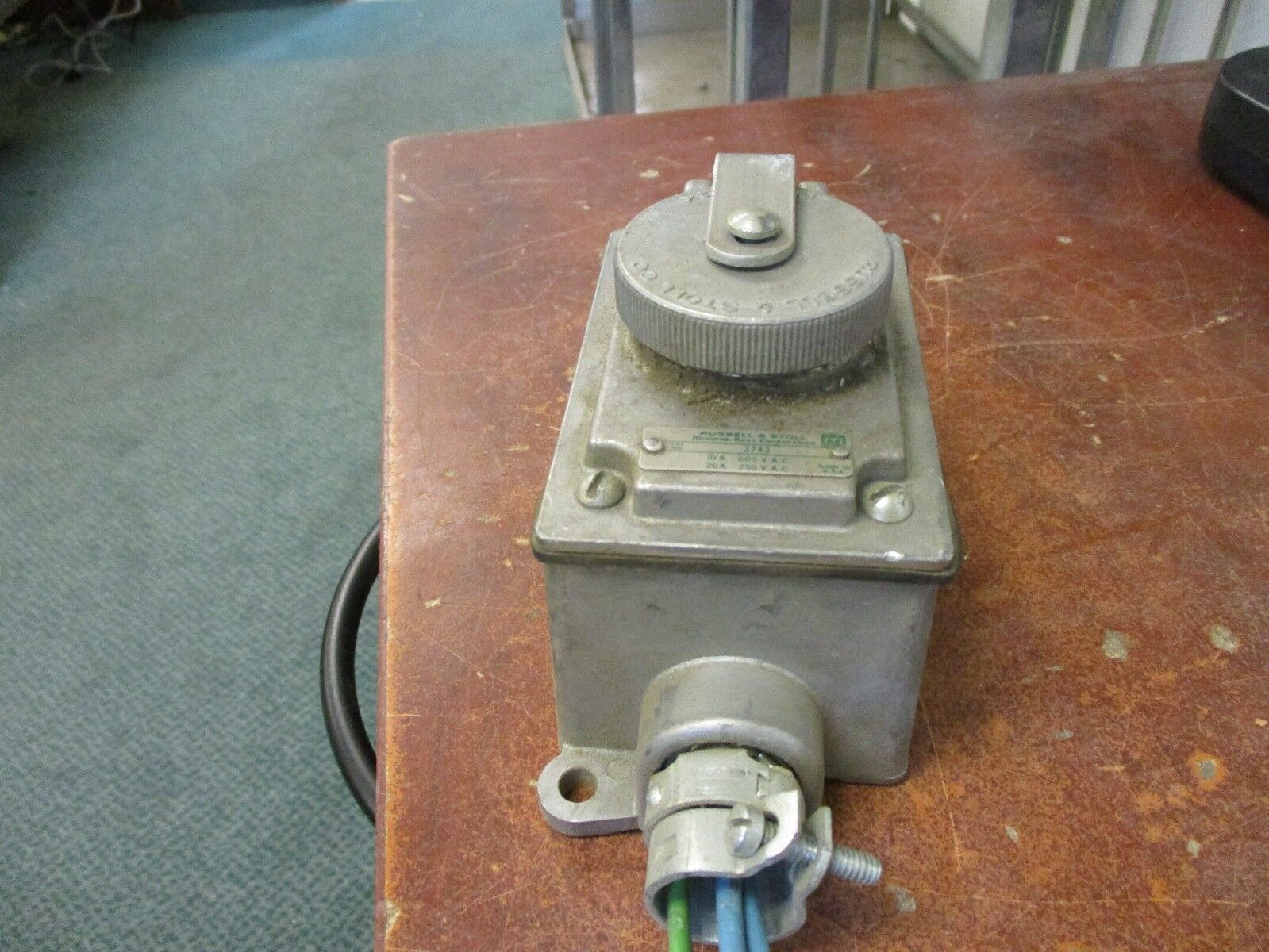 Russellstoll Receptacle 3743 10/20A 250/600VAC 3P 3W Used