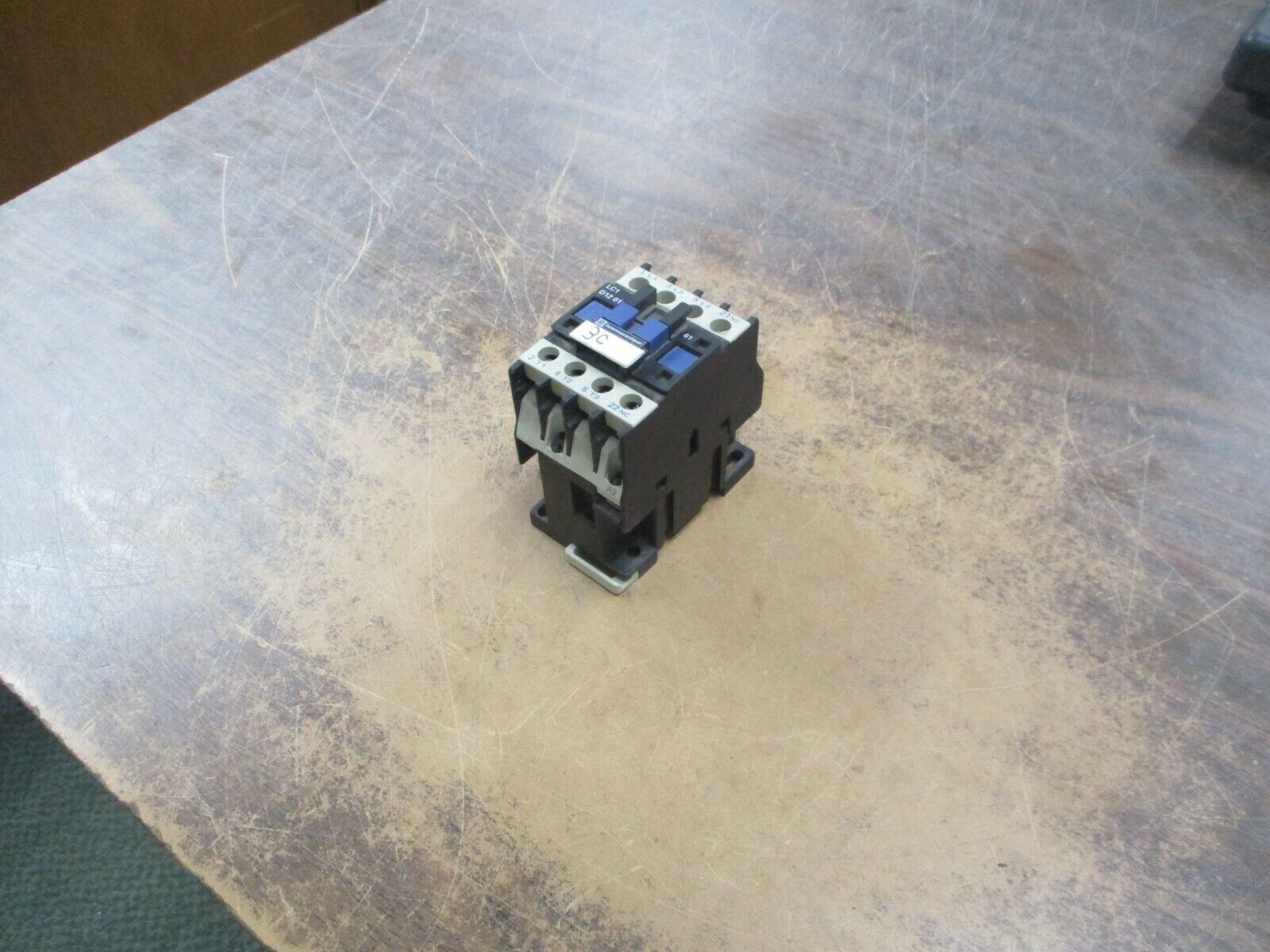 Telemecanique Contactor LC1 D1201 120V Coil 25A 600V Used